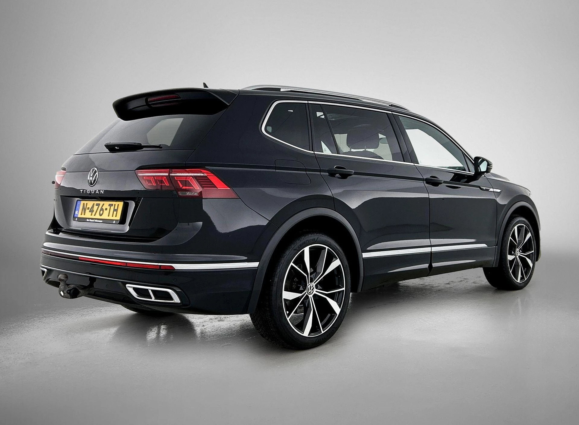 Volkswagen-Tiguan Allspace-image-3