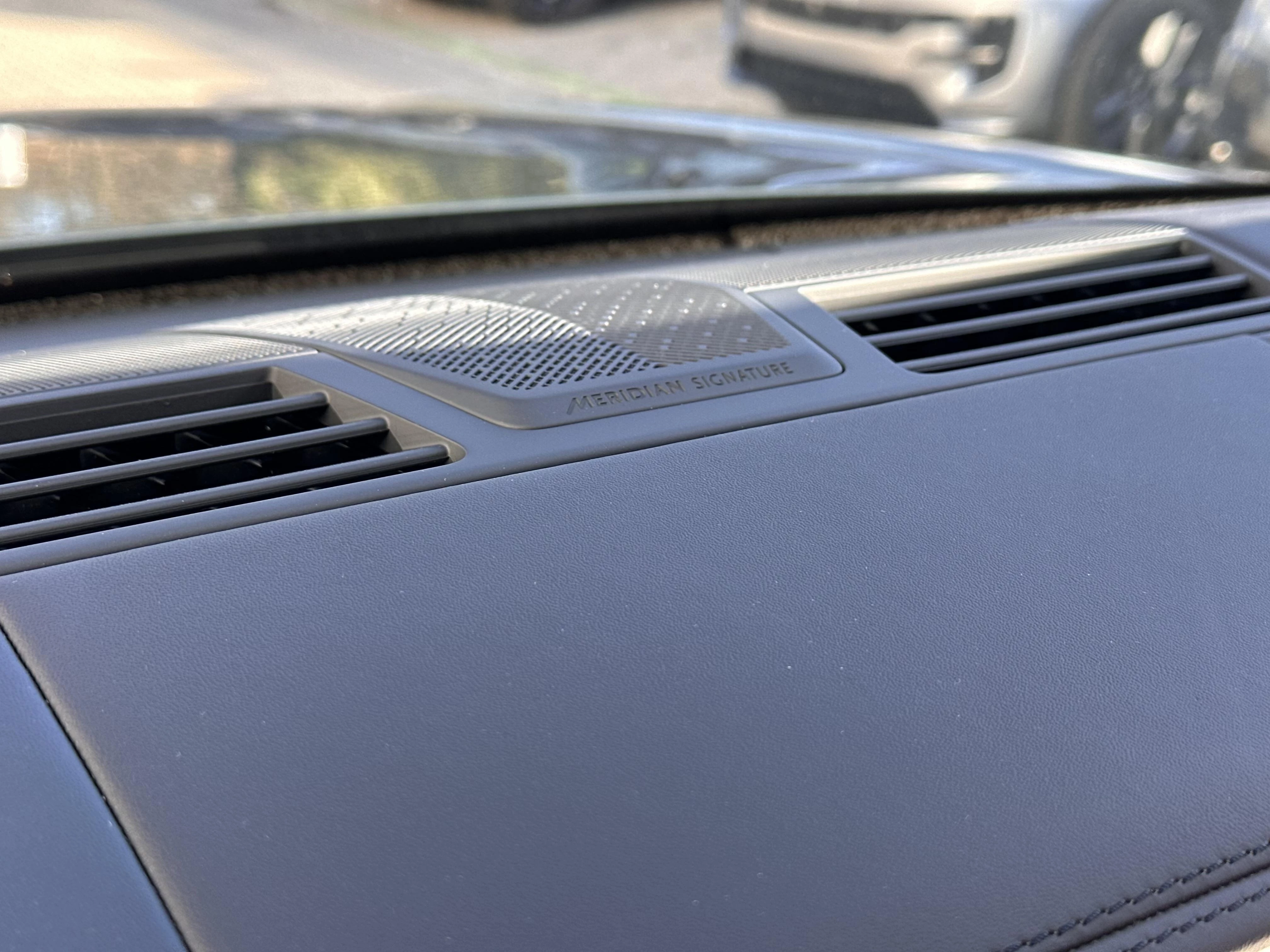 Land Rover-Range Rover-image-30