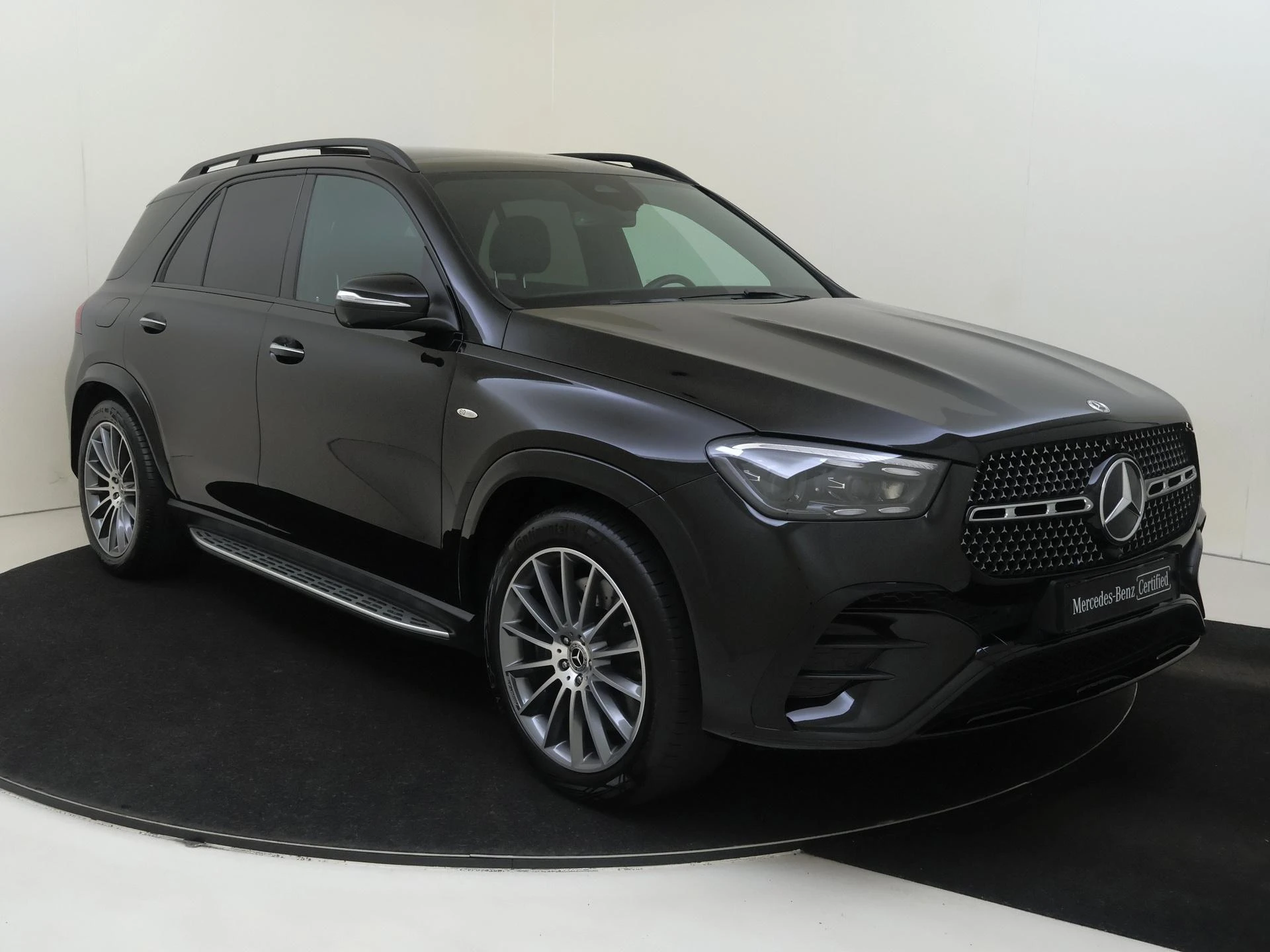 Mercedes-Benz-GLE-image-1