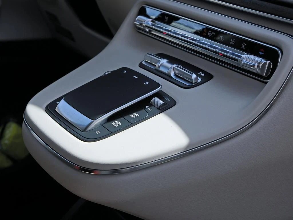 Mercedes-Benz-Marco Polo-image-11