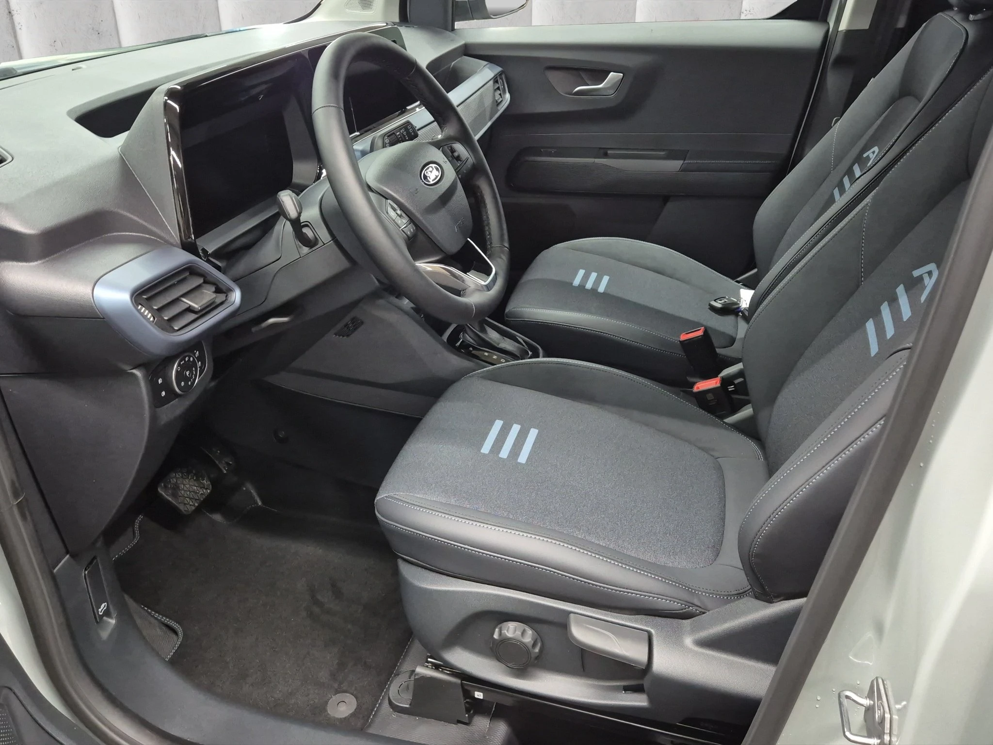 Ford-Transit Courier-image-9
