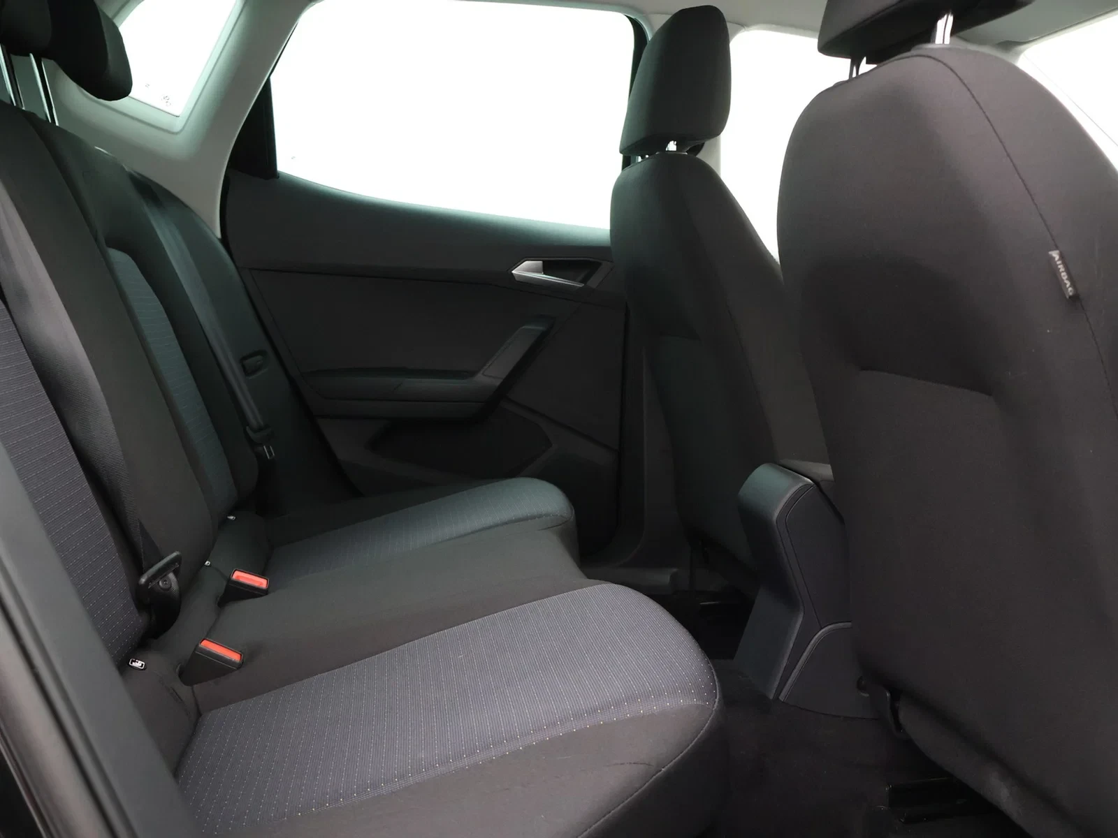 SEAT-Arona-image-9