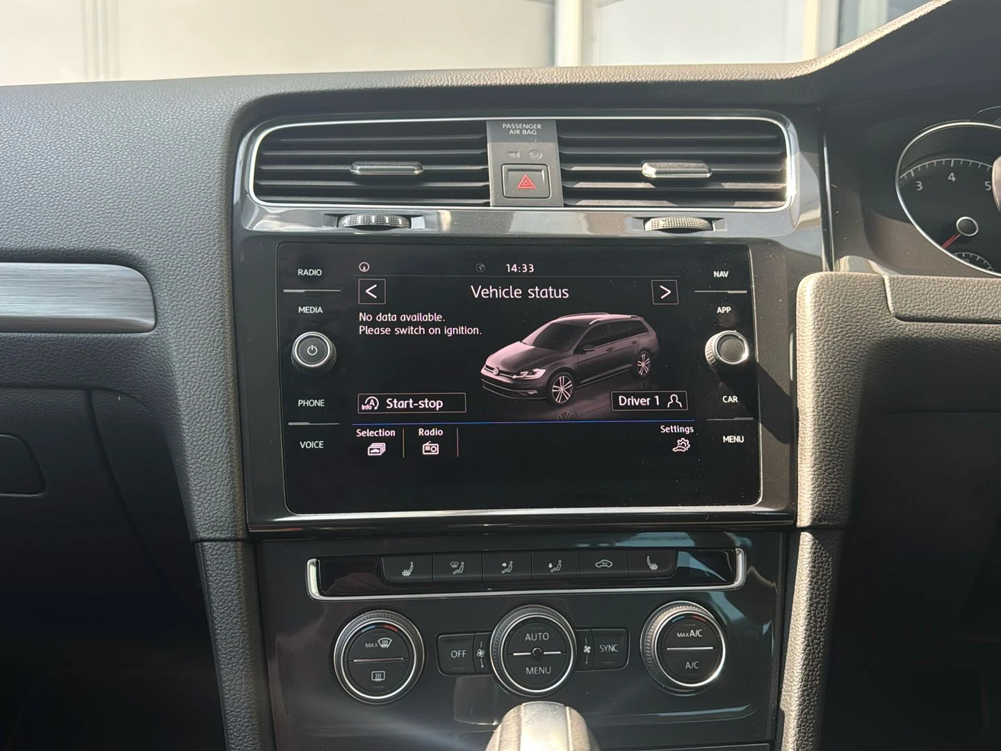 Volkswagen-Golf-image-10
