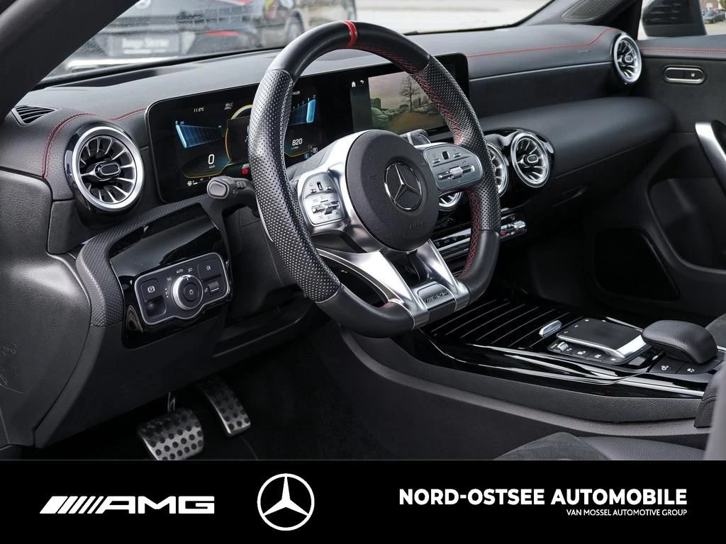 Mercedes-Benz CLA 35 AMG 4M SB HUD PANO SOUND AHK MULTI 360° AMG LineX118 CLA 35 AMG 4M SB HUD PANO SOUND AHK MULTI 360° AMG Line