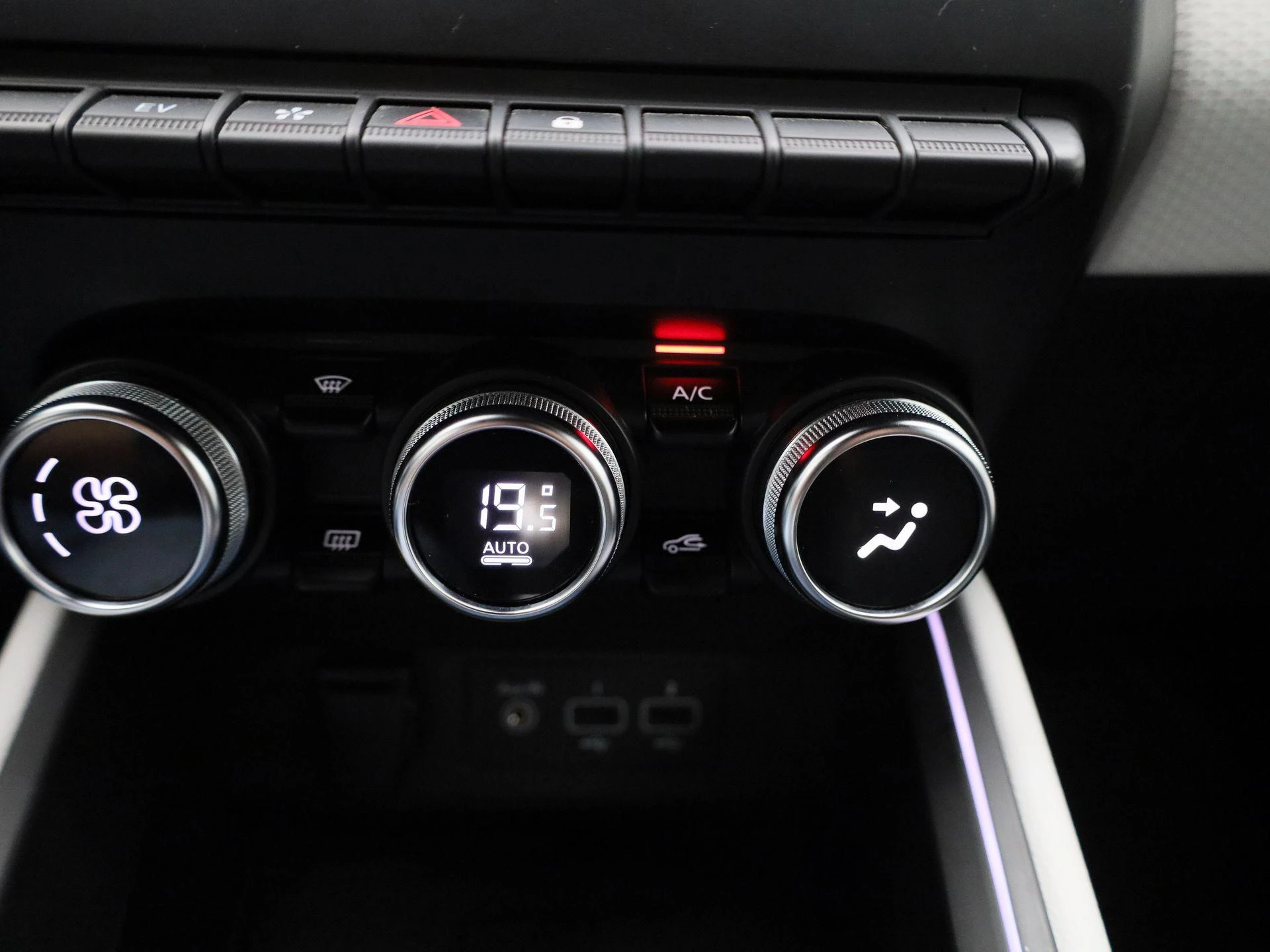Renault-Clio-image-19