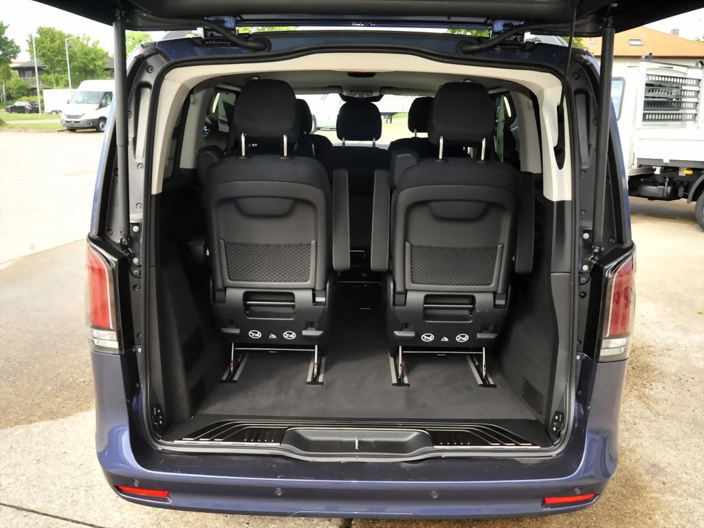 Mercedes-Benz-V-Klasse 220-image-13