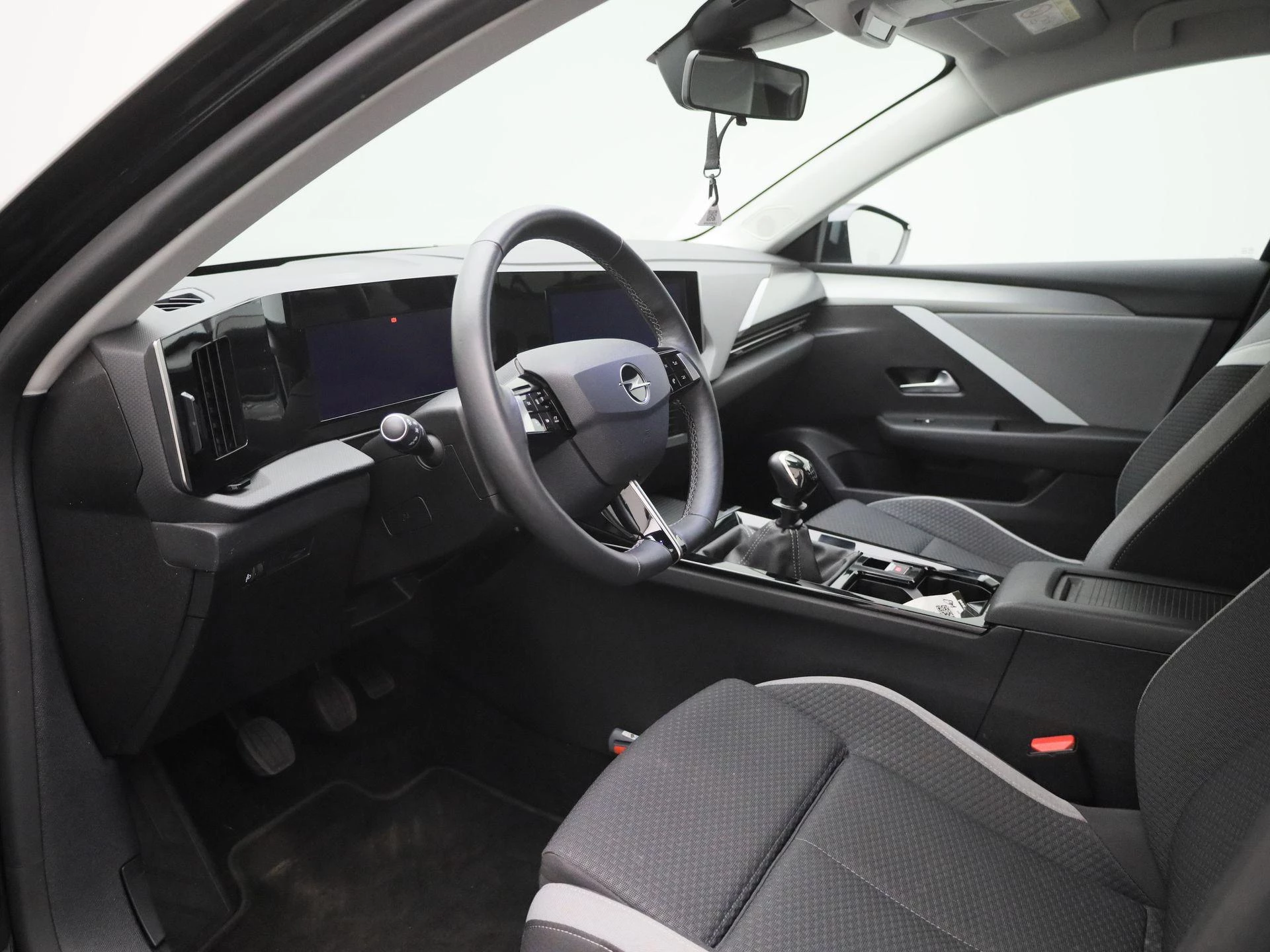 Opel-Astra-image-28