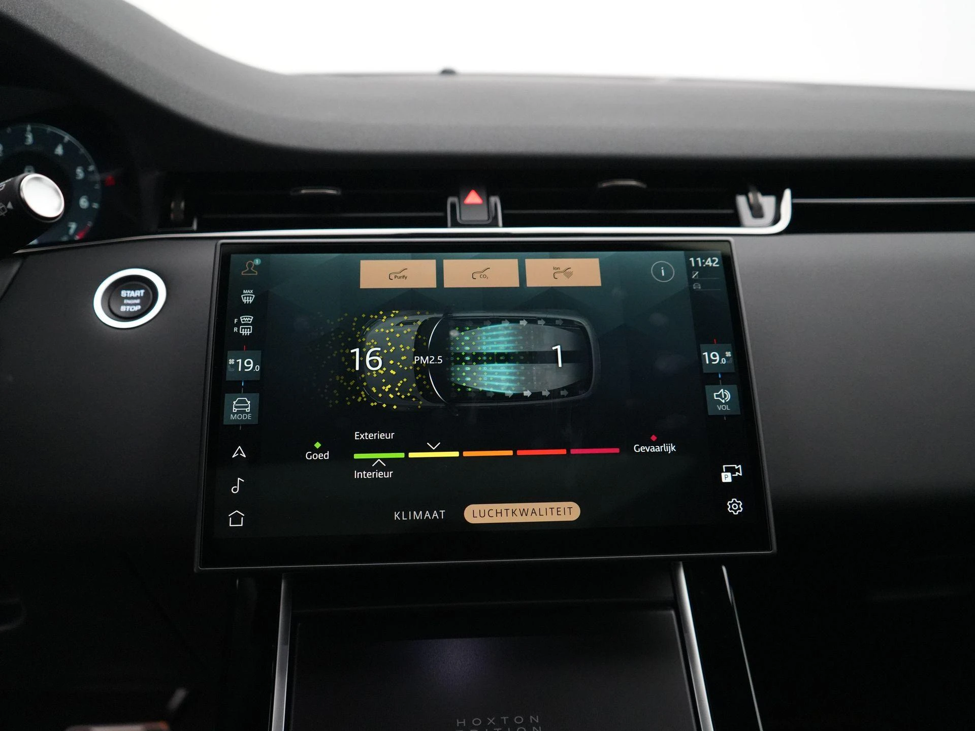 Land Rover-Range Rover Evoque-image-27