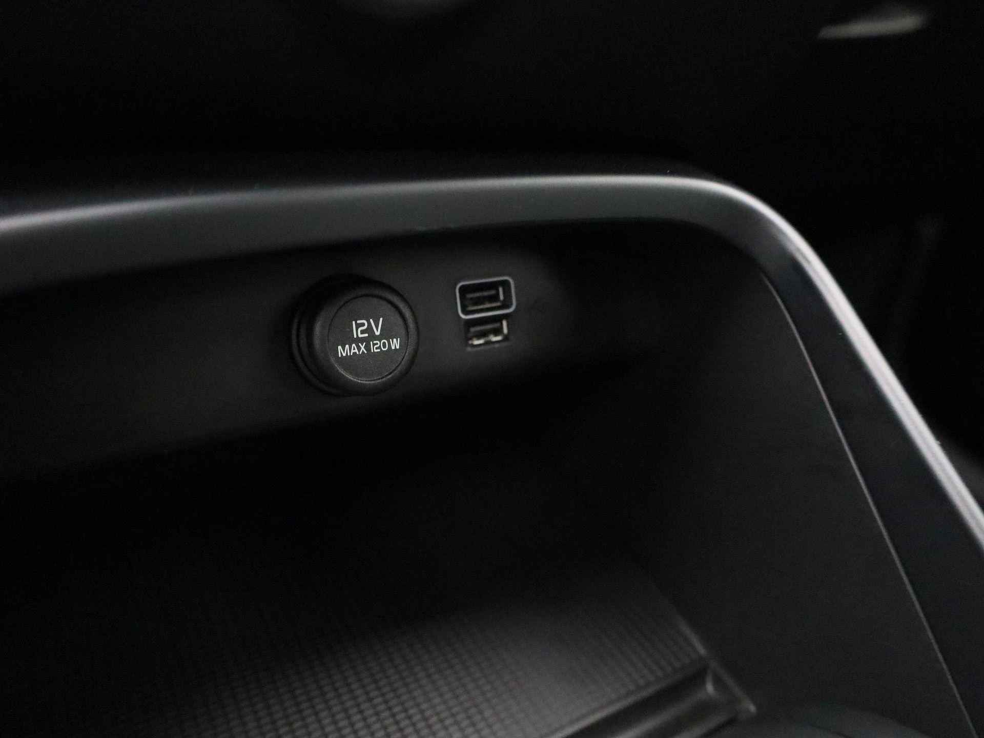 Volvo-XC40-image-22