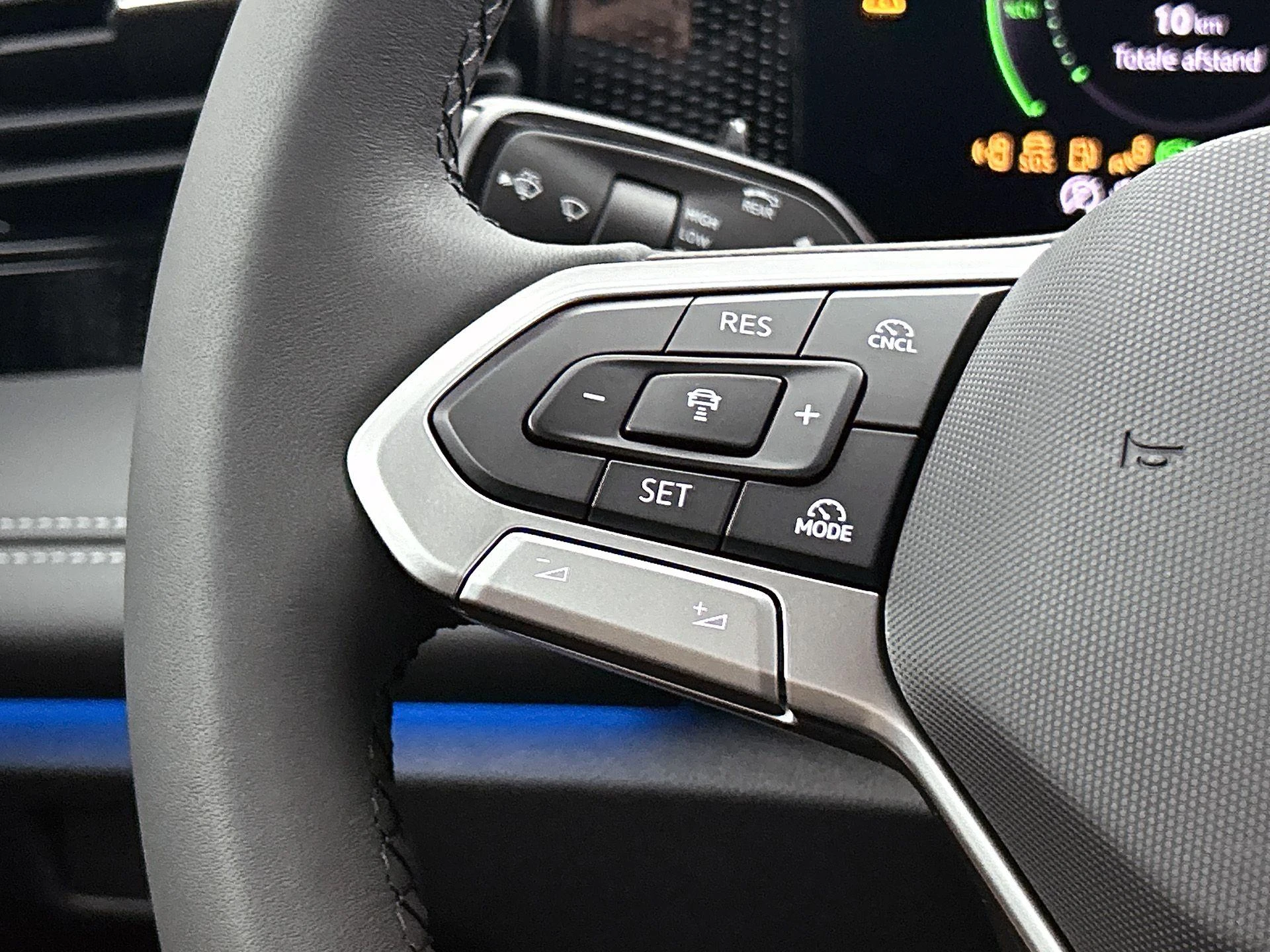 Volkswagen-Tiguan-image-5