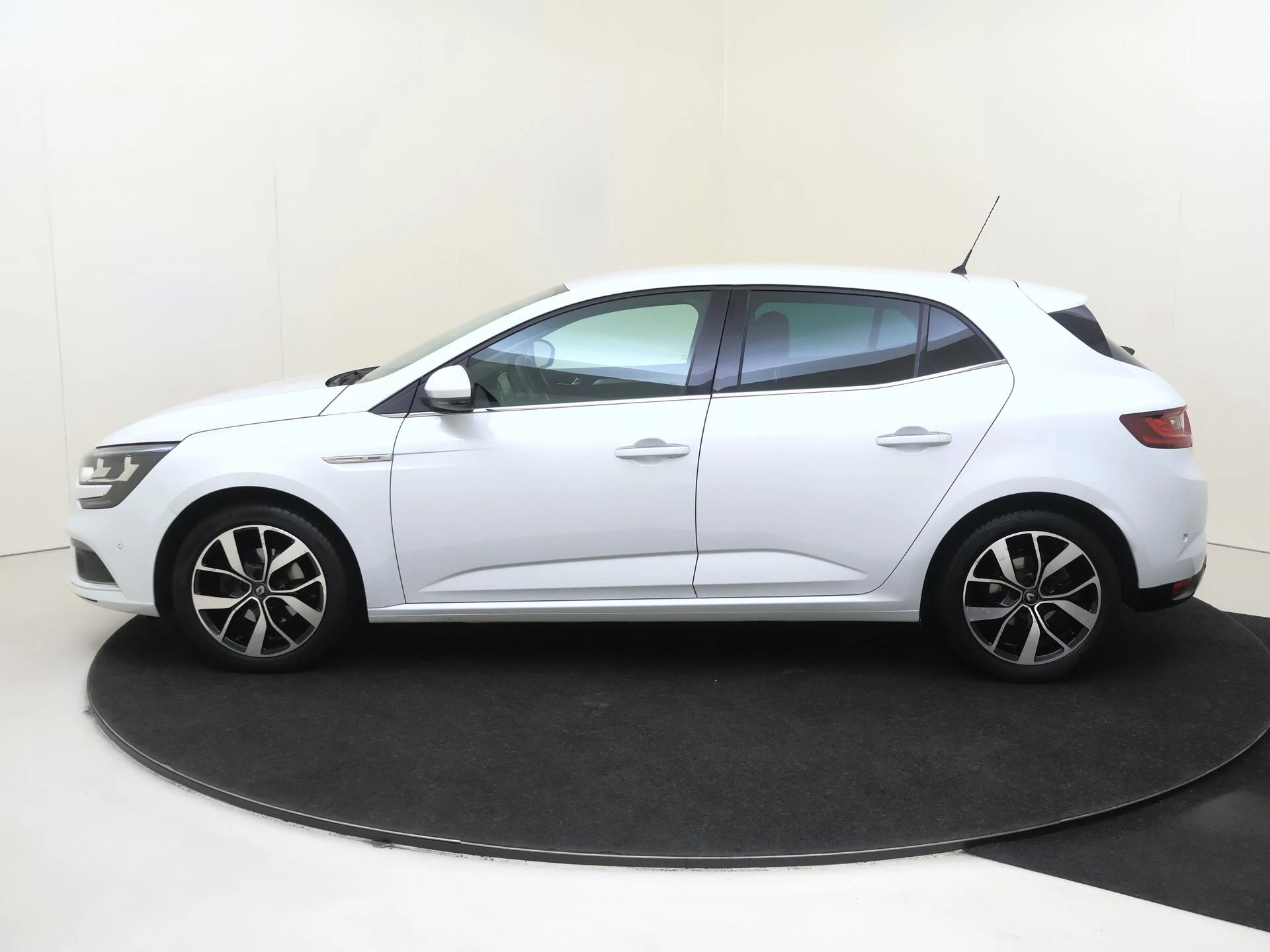 Renault-Mégane-image-7