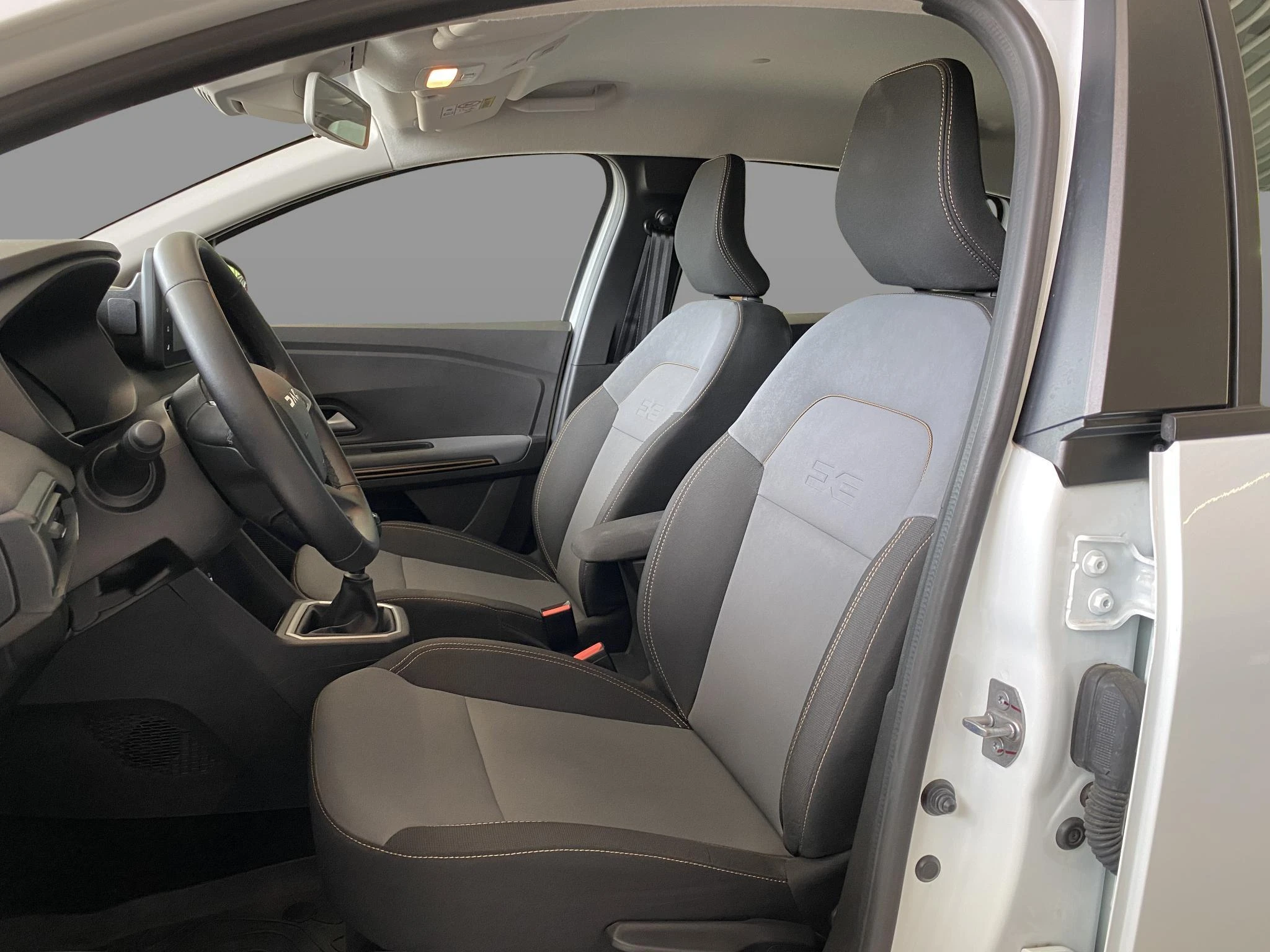 Dacia-Sandero Stepway-image-12