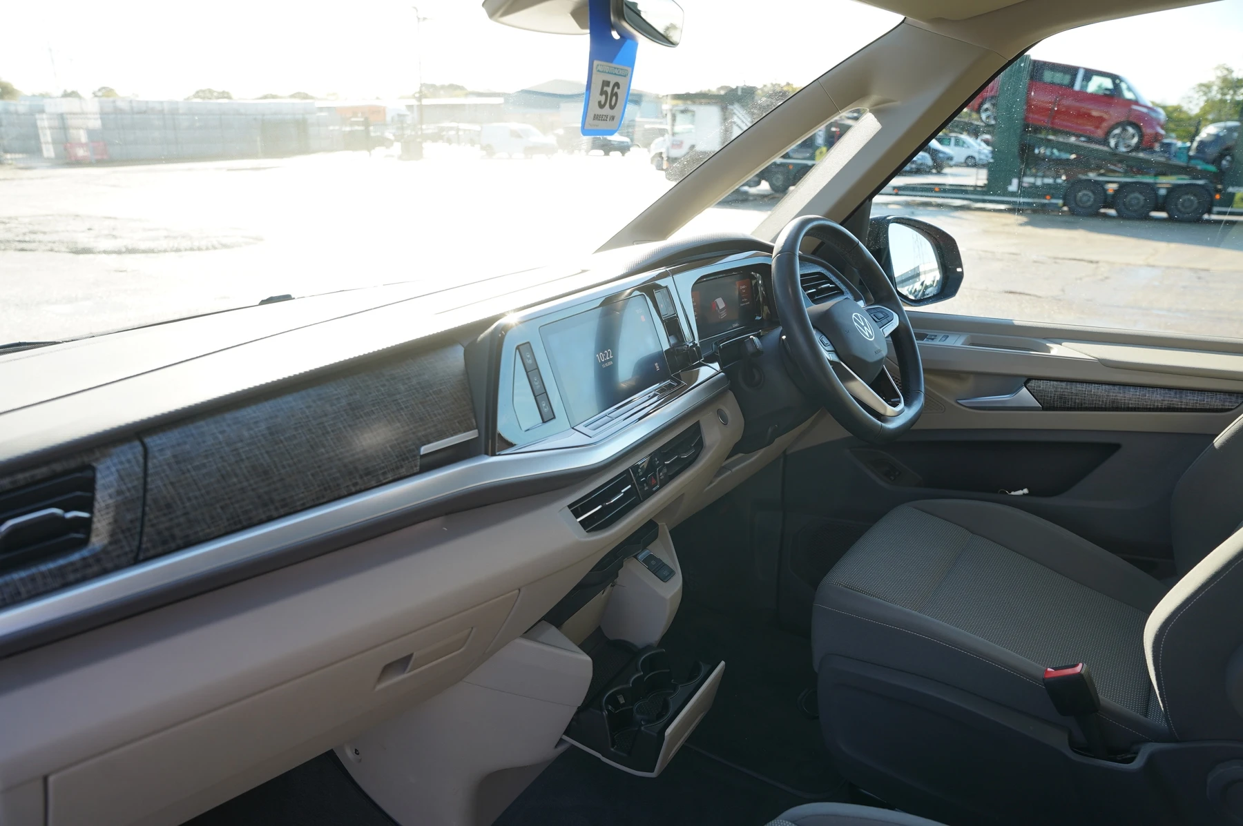 Volkswagen-Multivan-image-1