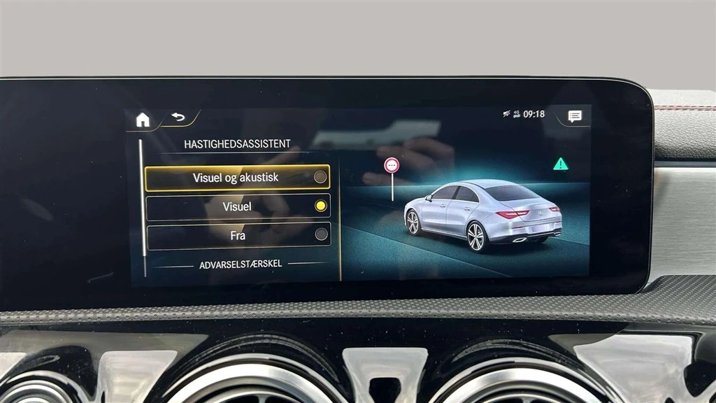 Mercedes-Benz-CLA-image-18