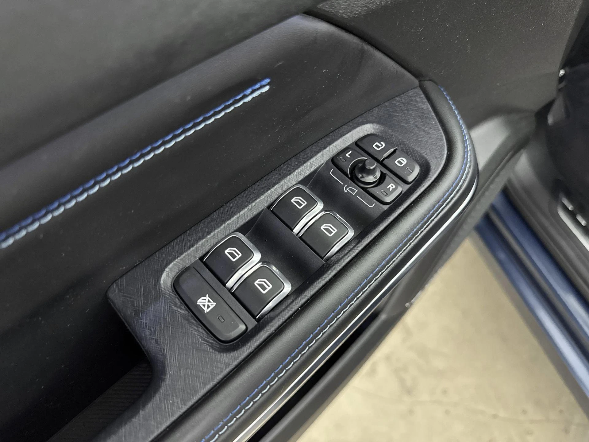 Lynk & Co-01-image-24