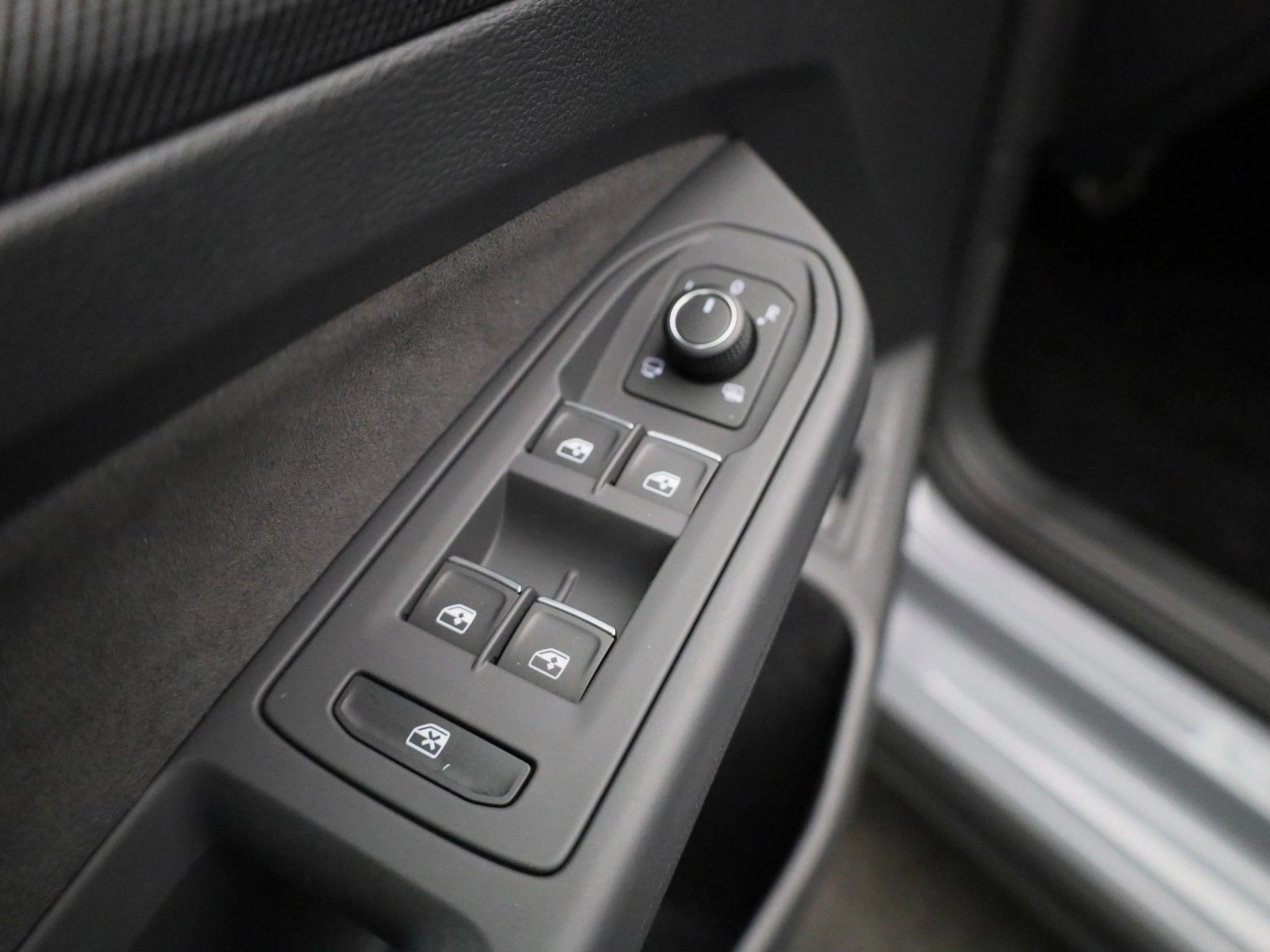 Volkswagen-Golf-image-31