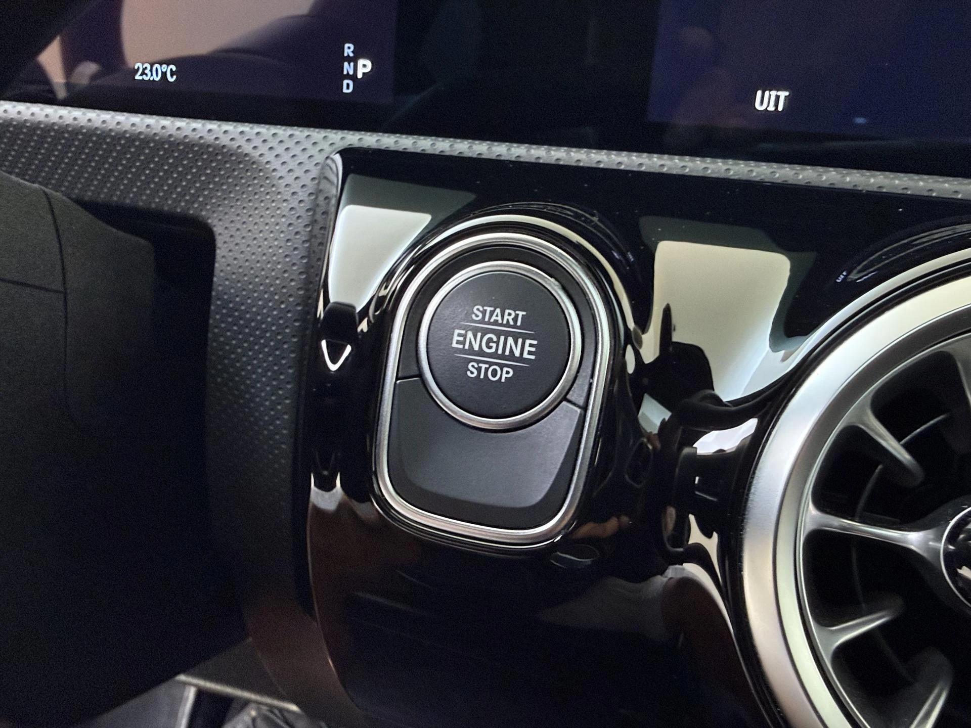 Mercedes-Benz-CLA-image-22