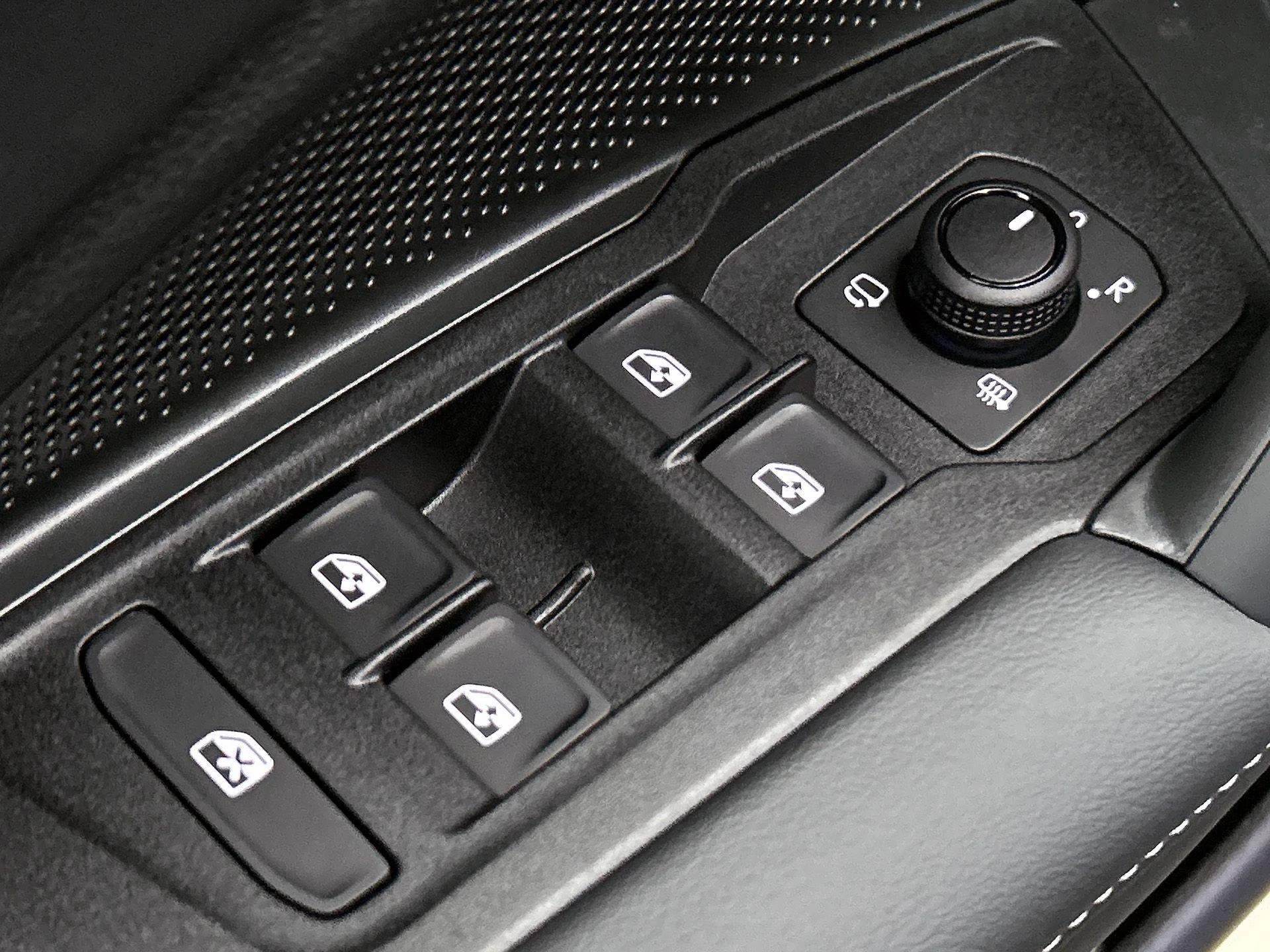 Volkswagen-Tiguan-image-30