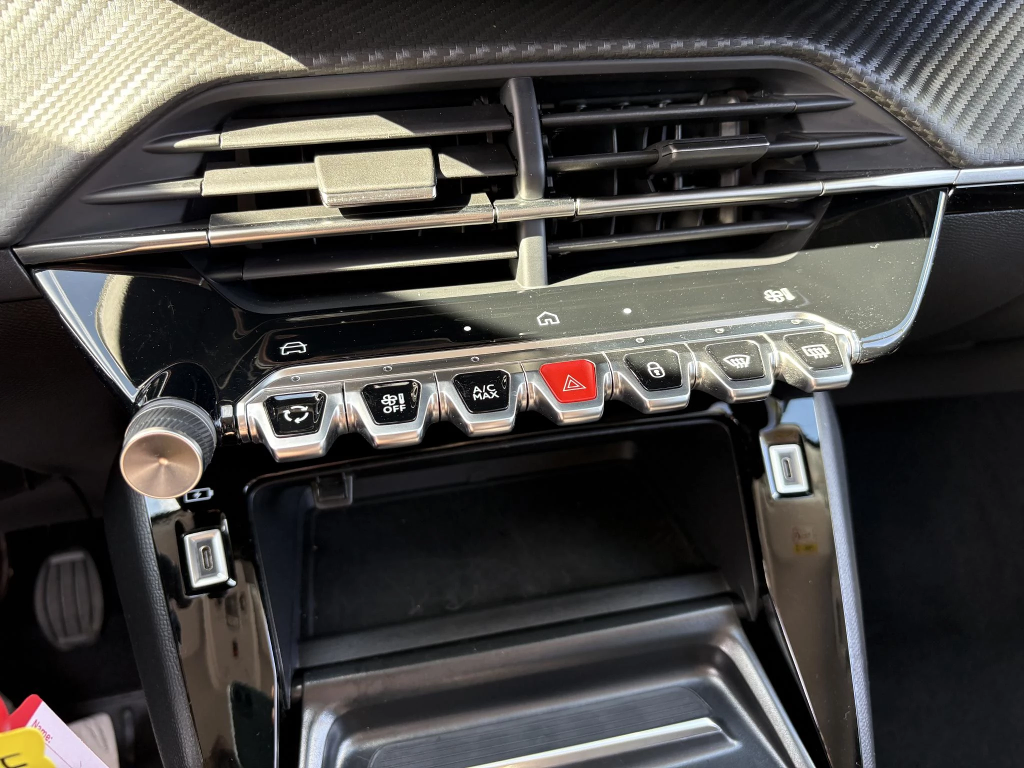 Peugeot-208-image-17