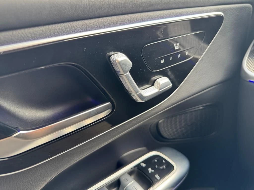 Mercedes-Benz-GLC 300 d-image-8