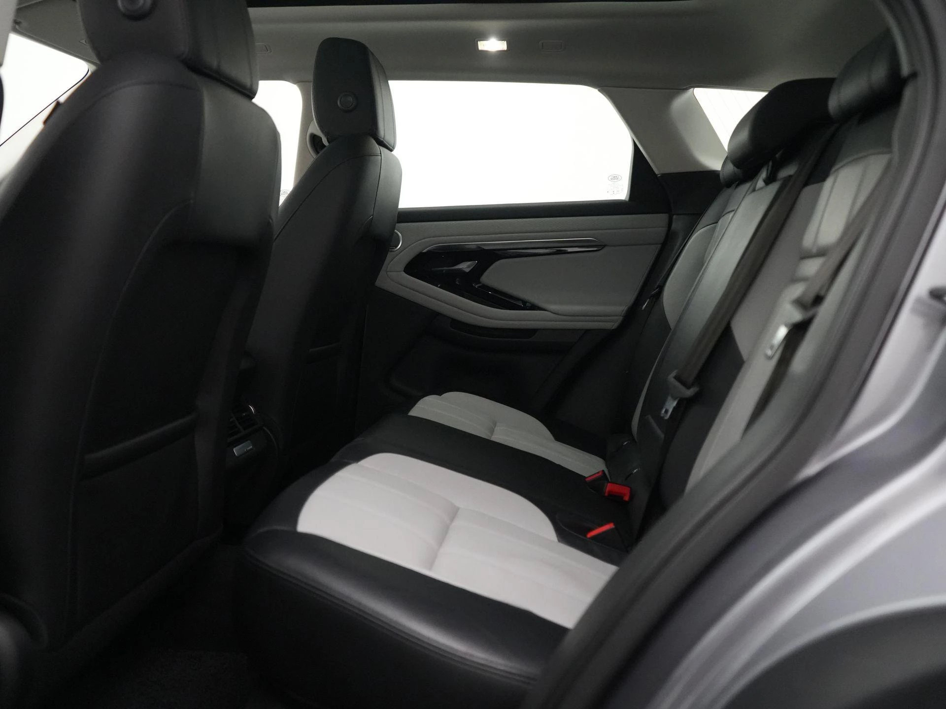 Land Rover-Range Rover Evoque-image-41