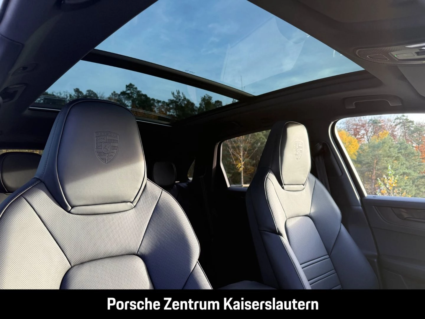 Porsche Cayenne E-Hybrid Black Edition HA-Lenkung 21-Zol black edition