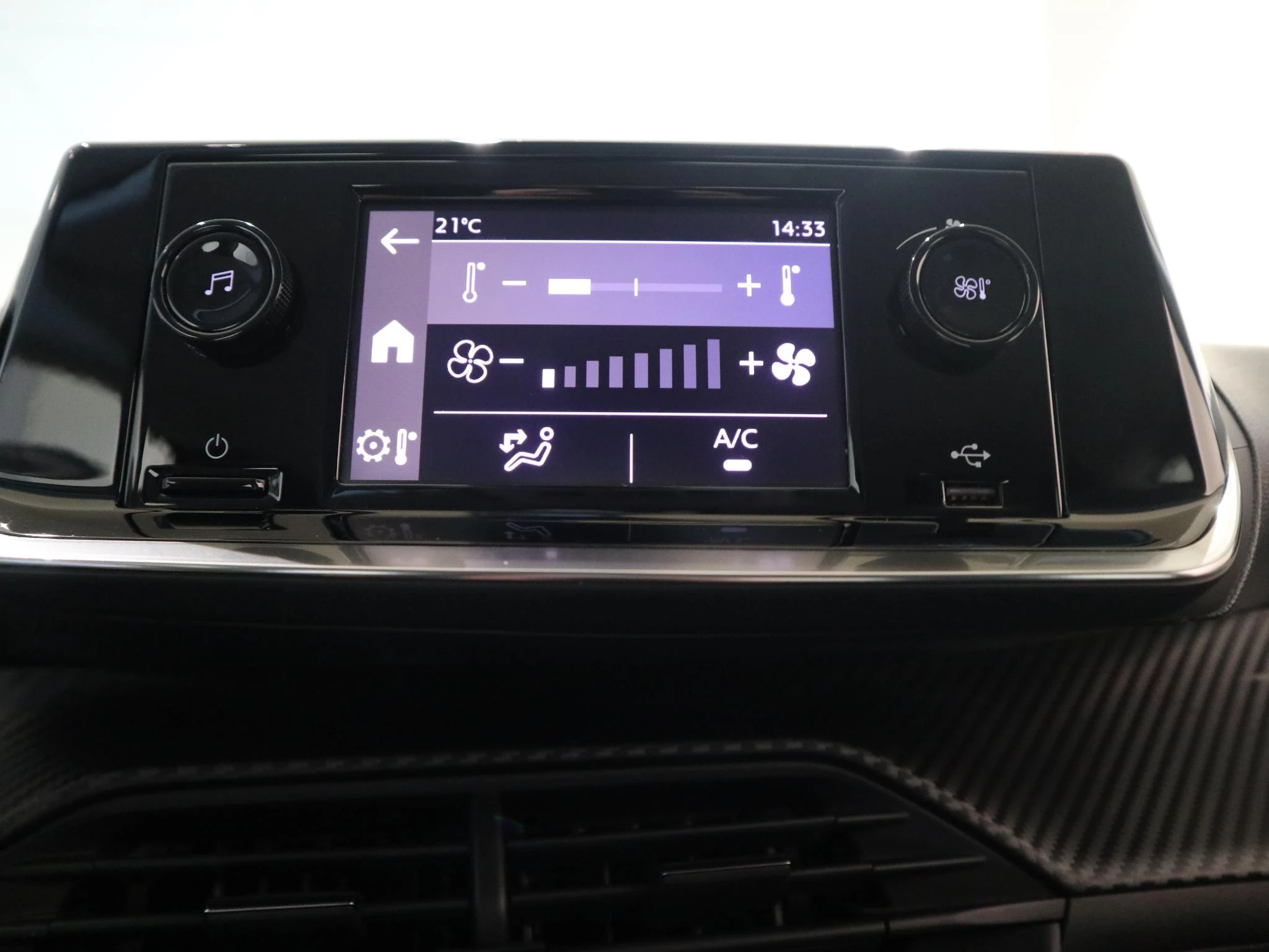 Peugeot-208-image-15