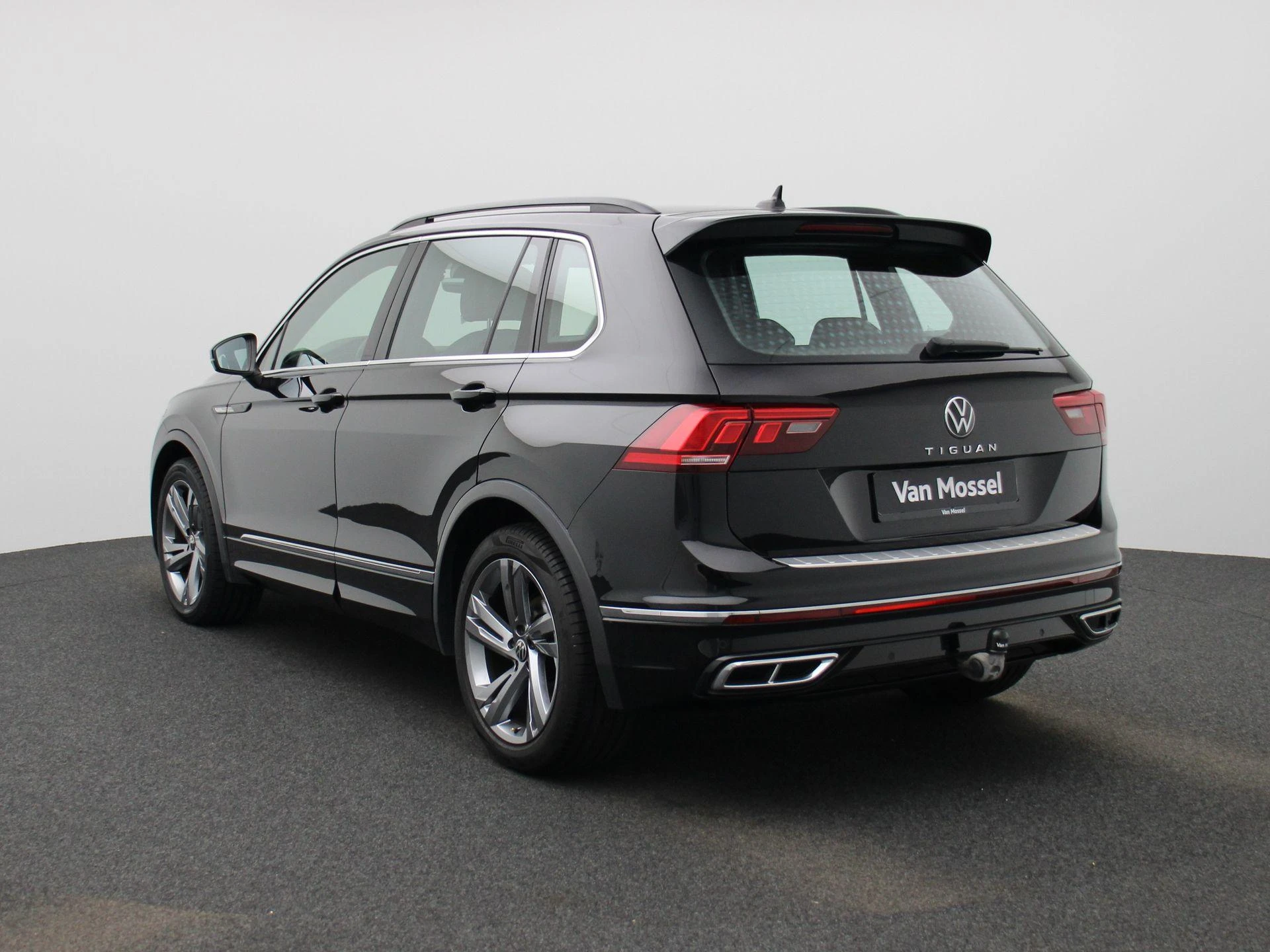 Volkswagen-Tiguan-image-1