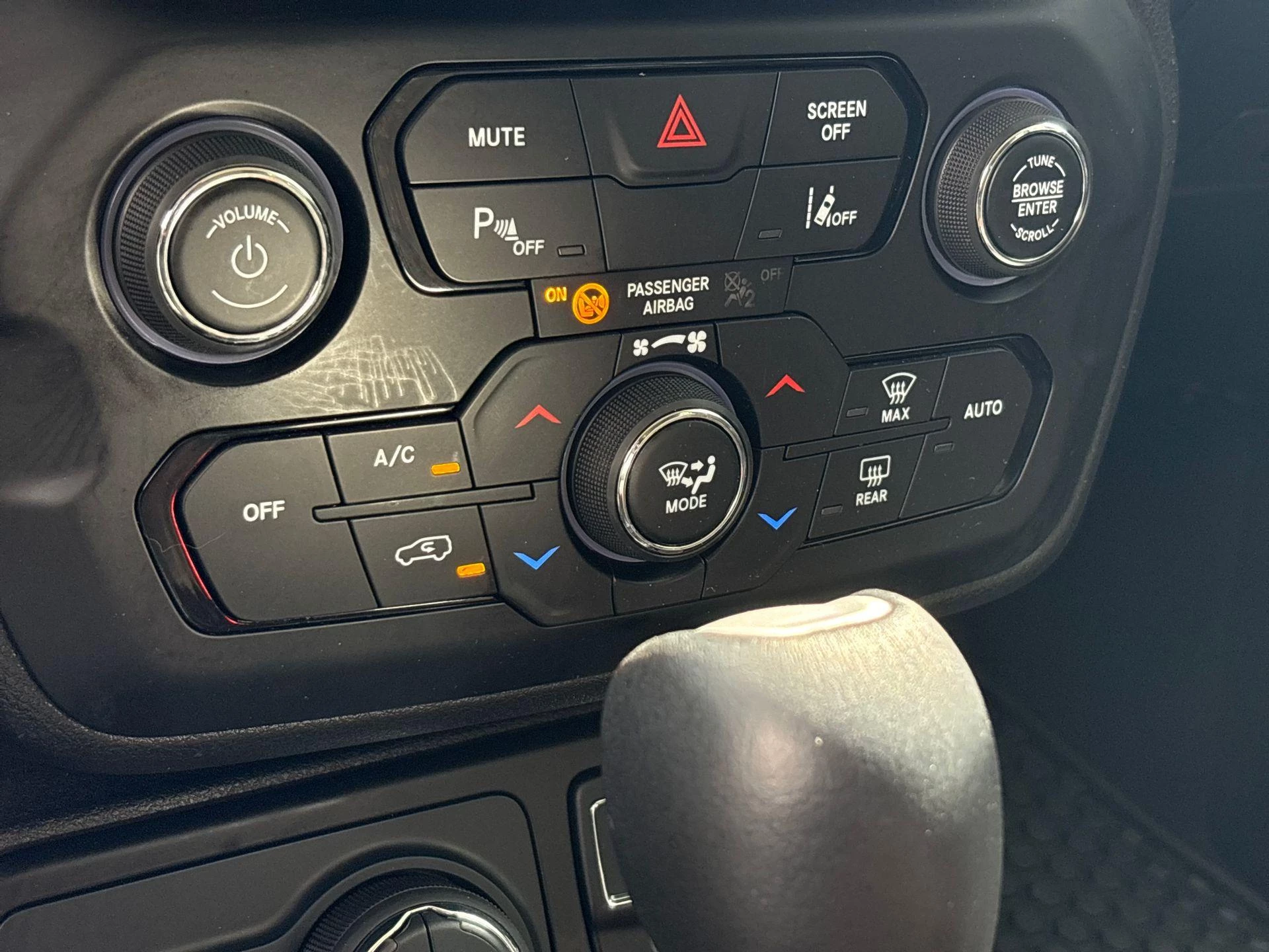 Jeep-Renegade-image-17