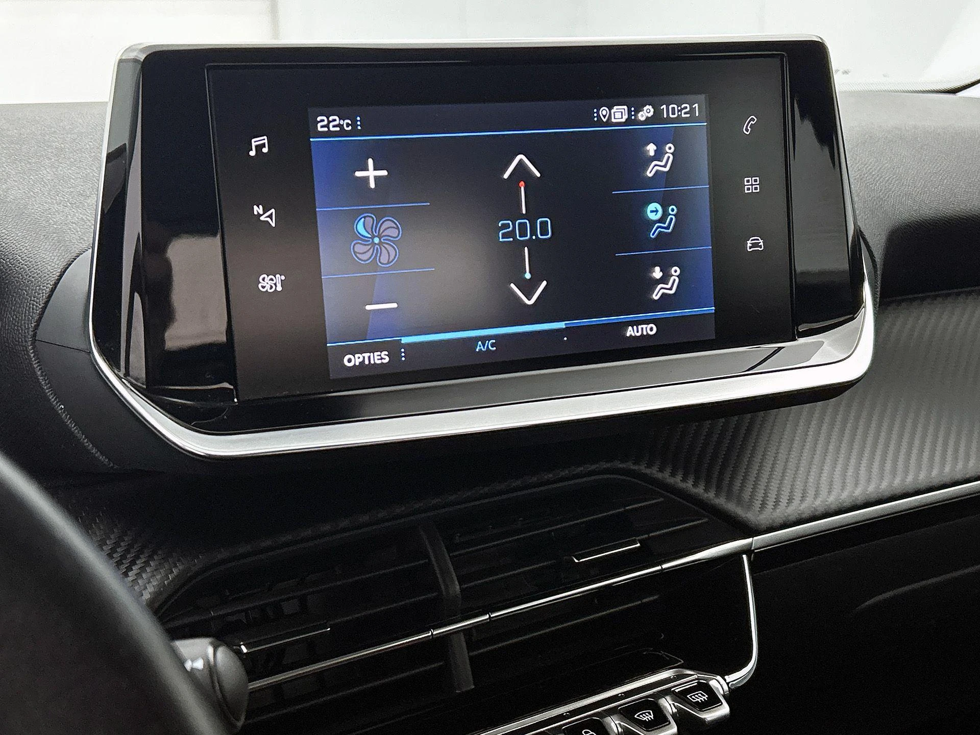 Peugeot-2008-image-18