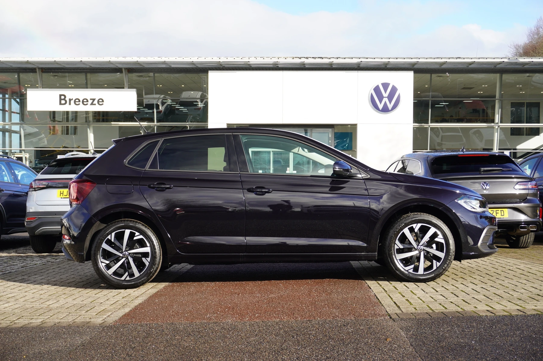 Volkswagen-Polo-image-3