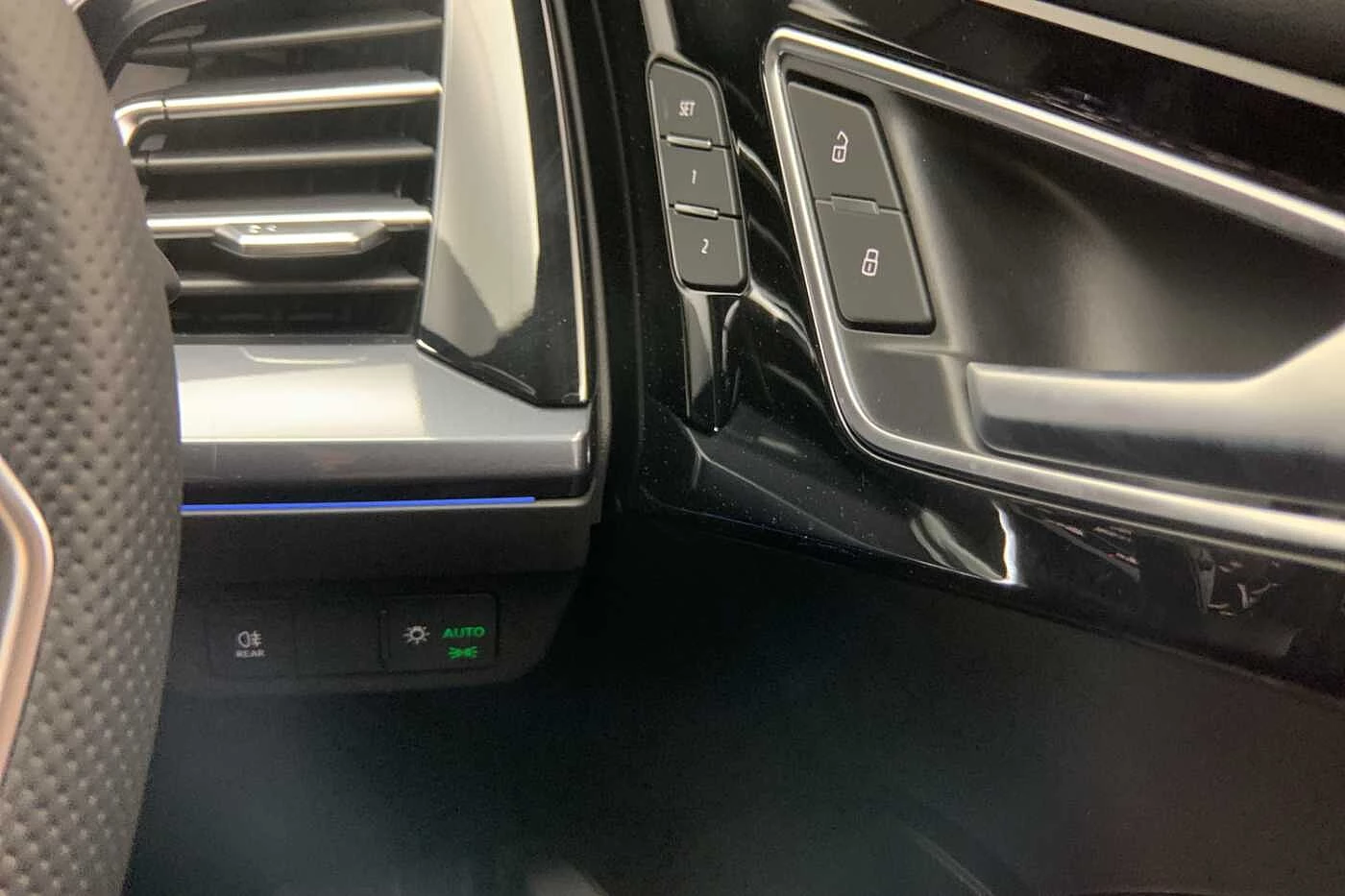 Audi-Q4 e-tron-image-23