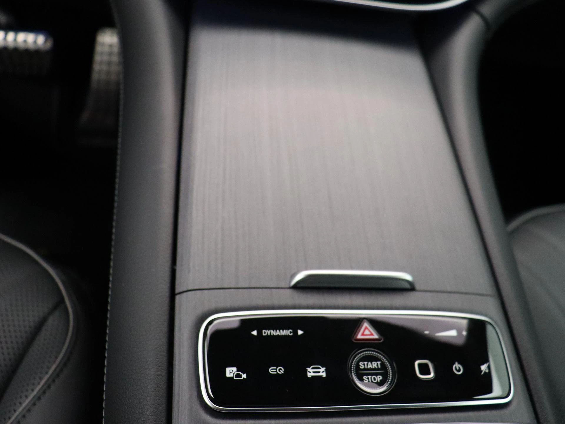 Mercedes-Benz-EQS-image-14