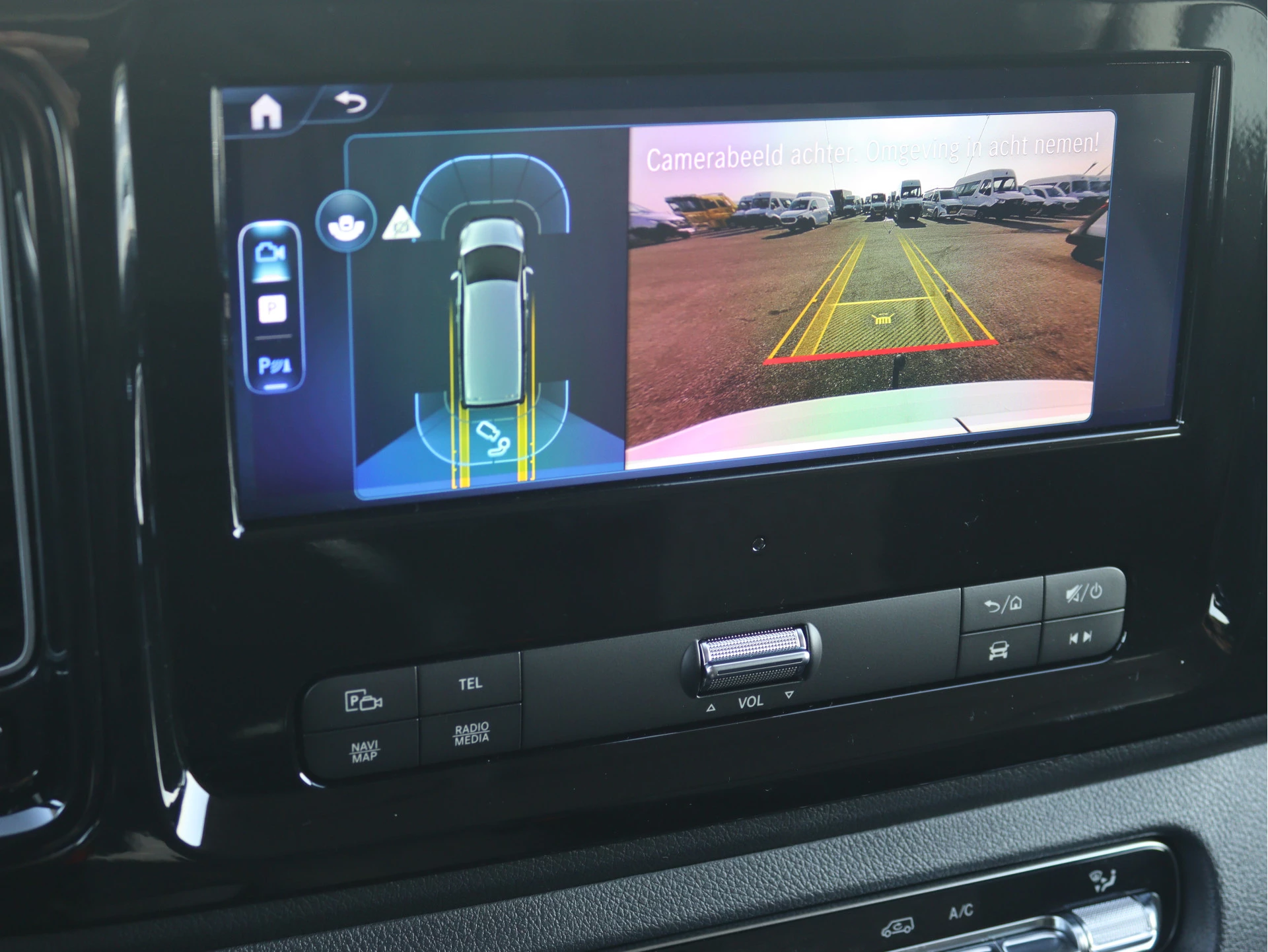 Mercedes-Benz-Vito-image-10