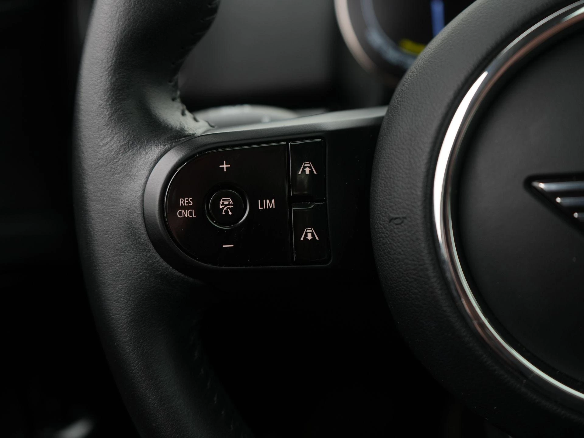 MINI-Countryman-image-22