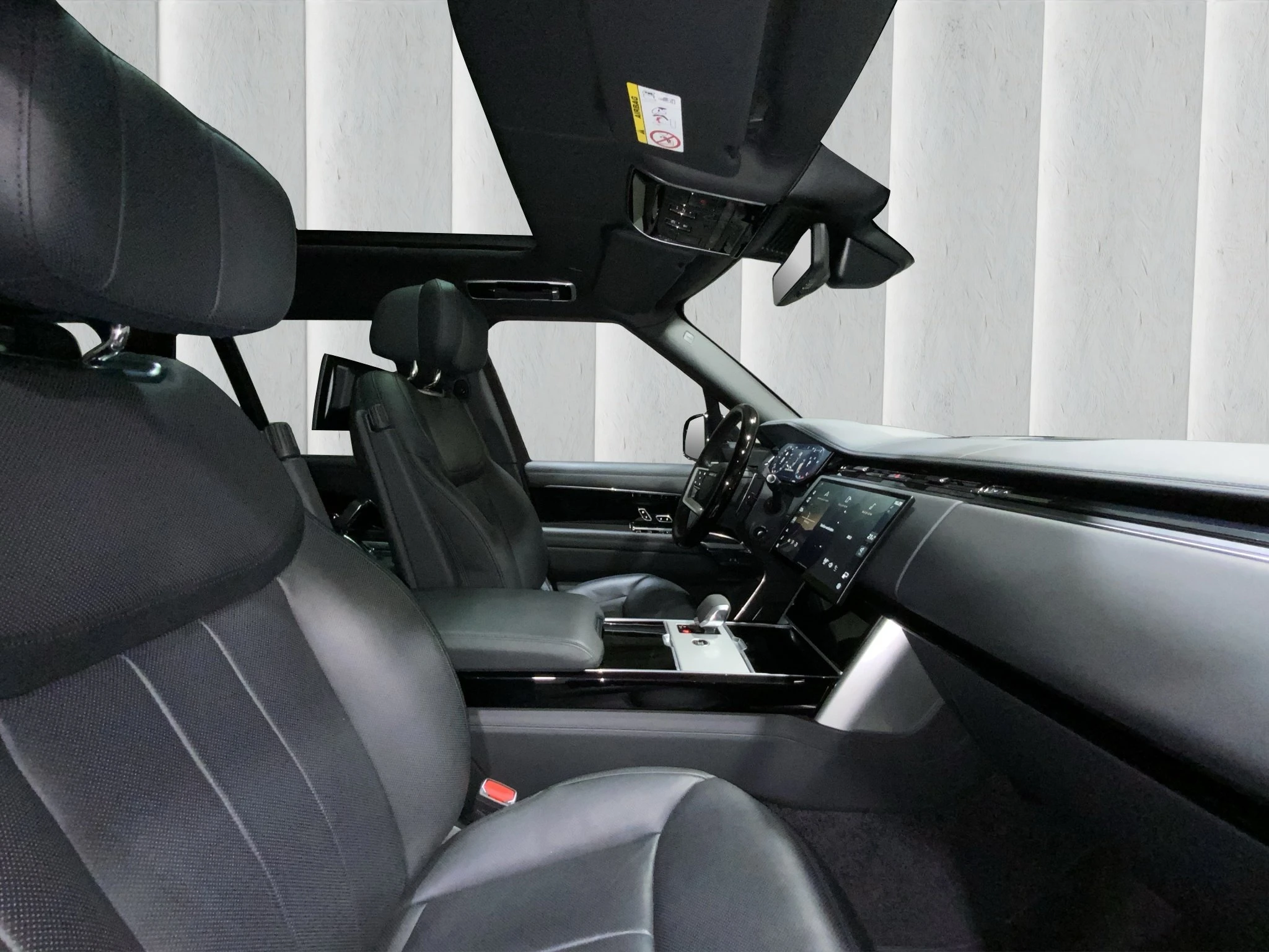 Land Rover--image-6