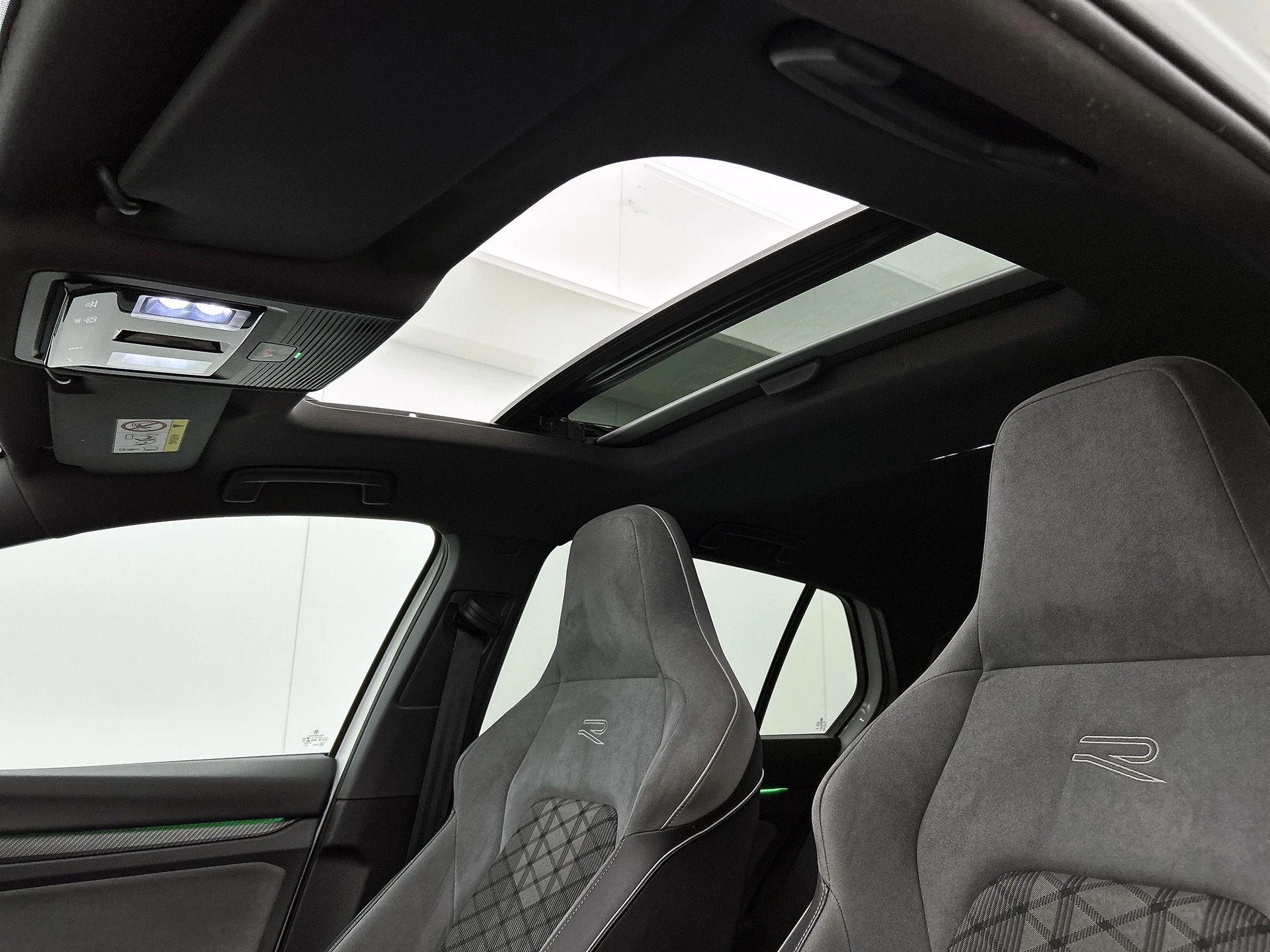 Volkswagen Golf 1.5 eTSI R-Line