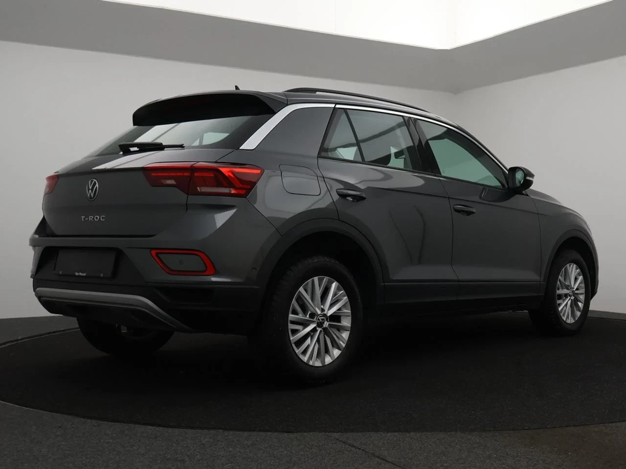Volkswagen-T-Roc-image-15