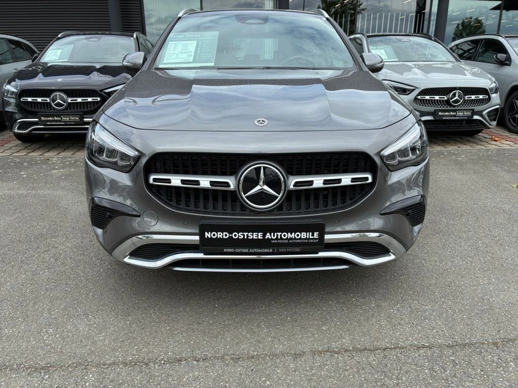 Mercedes-Benz-GLA 200 d-image-18