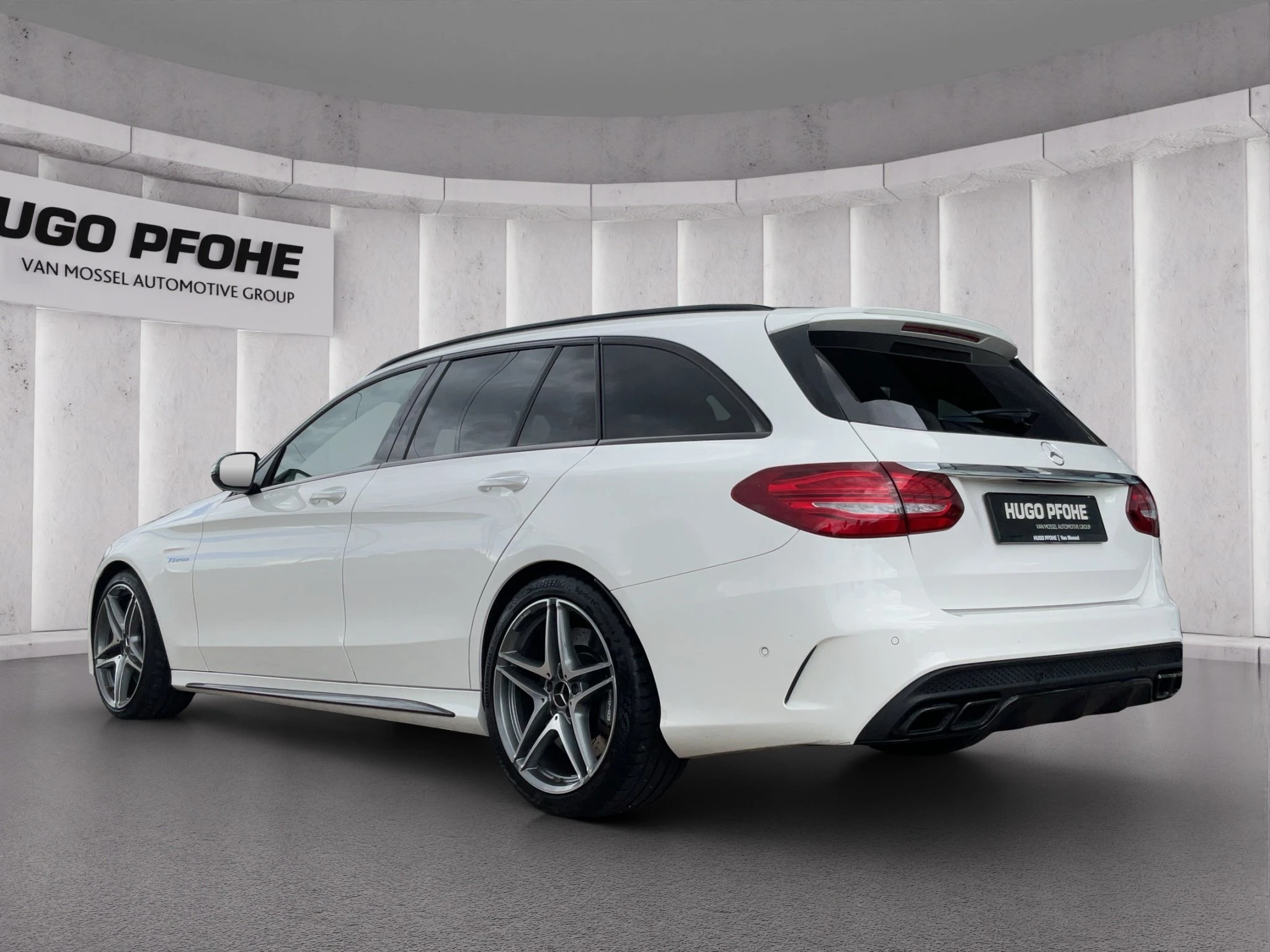 Mercedes-Benz-C-Klasse-image-2