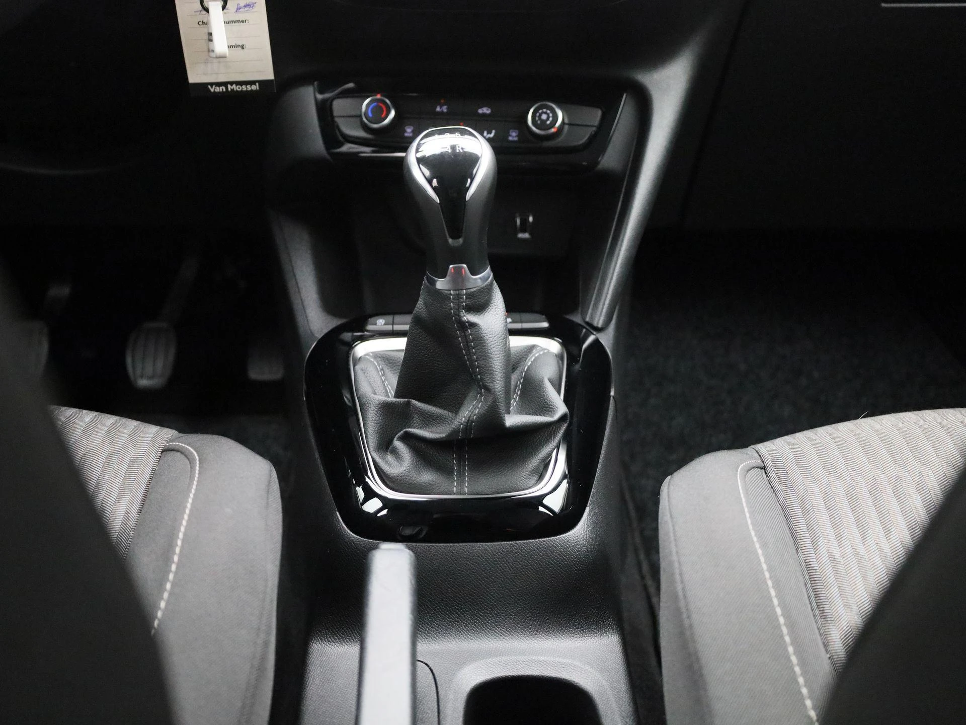 Opel-Corsa-image-9