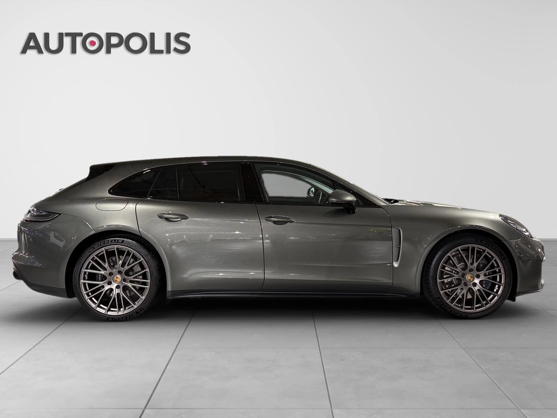 Porsche-Panamera-image-15