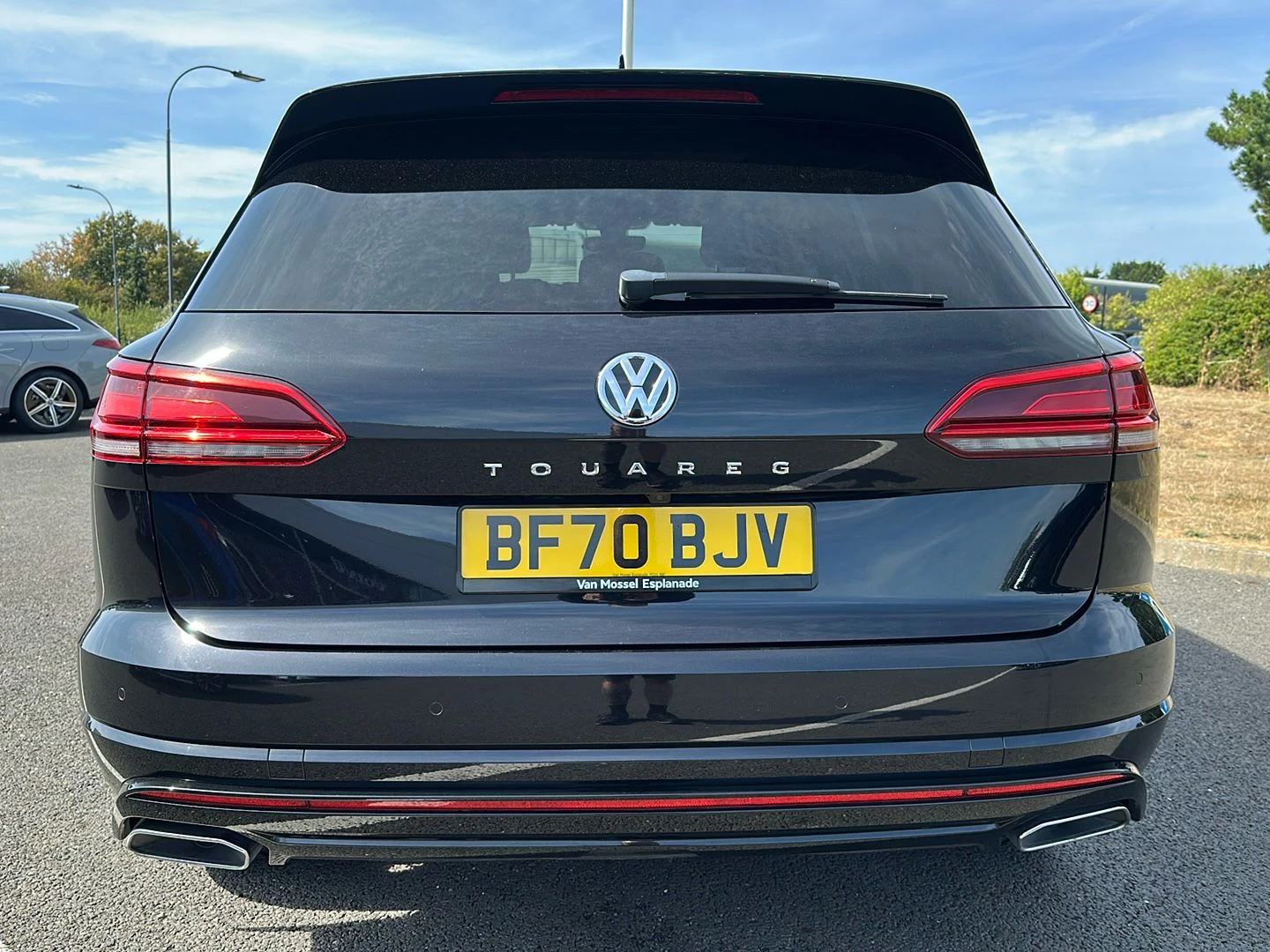 Volkswagen-Touareg-image-5