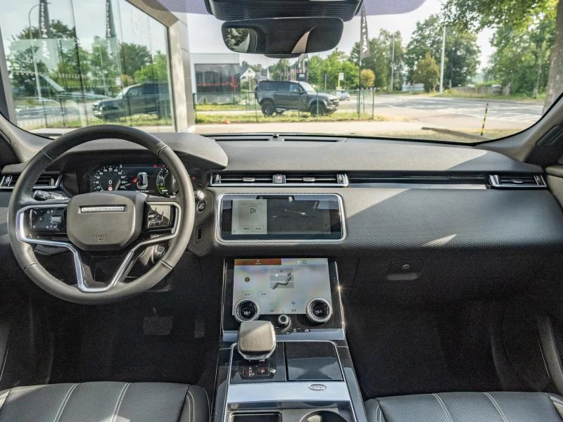 Land Rover-Range Rover Velar-image-8