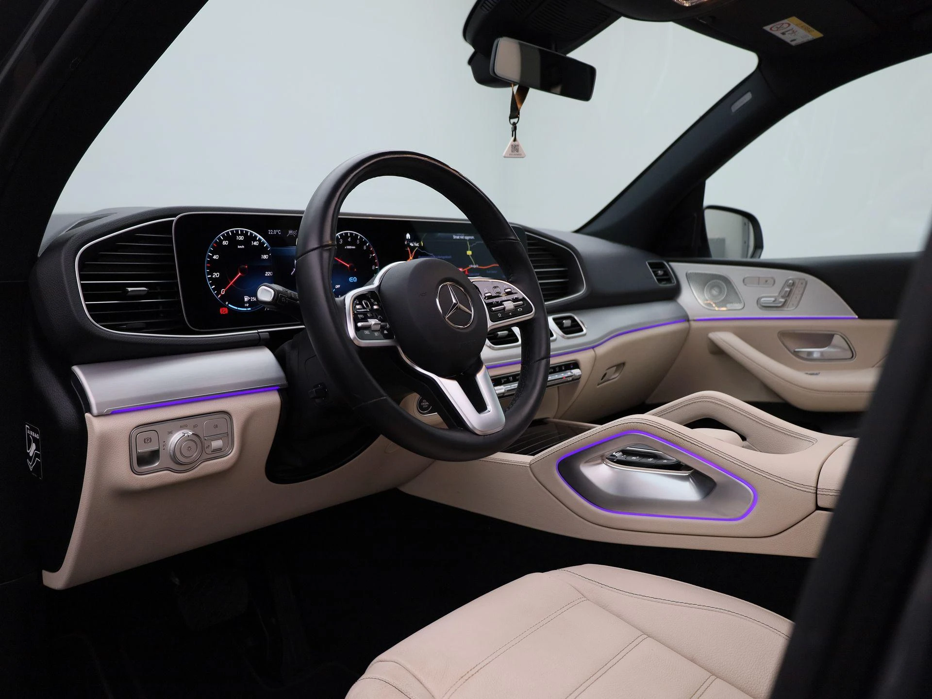 Mercedes-Benz-GLE-image-37