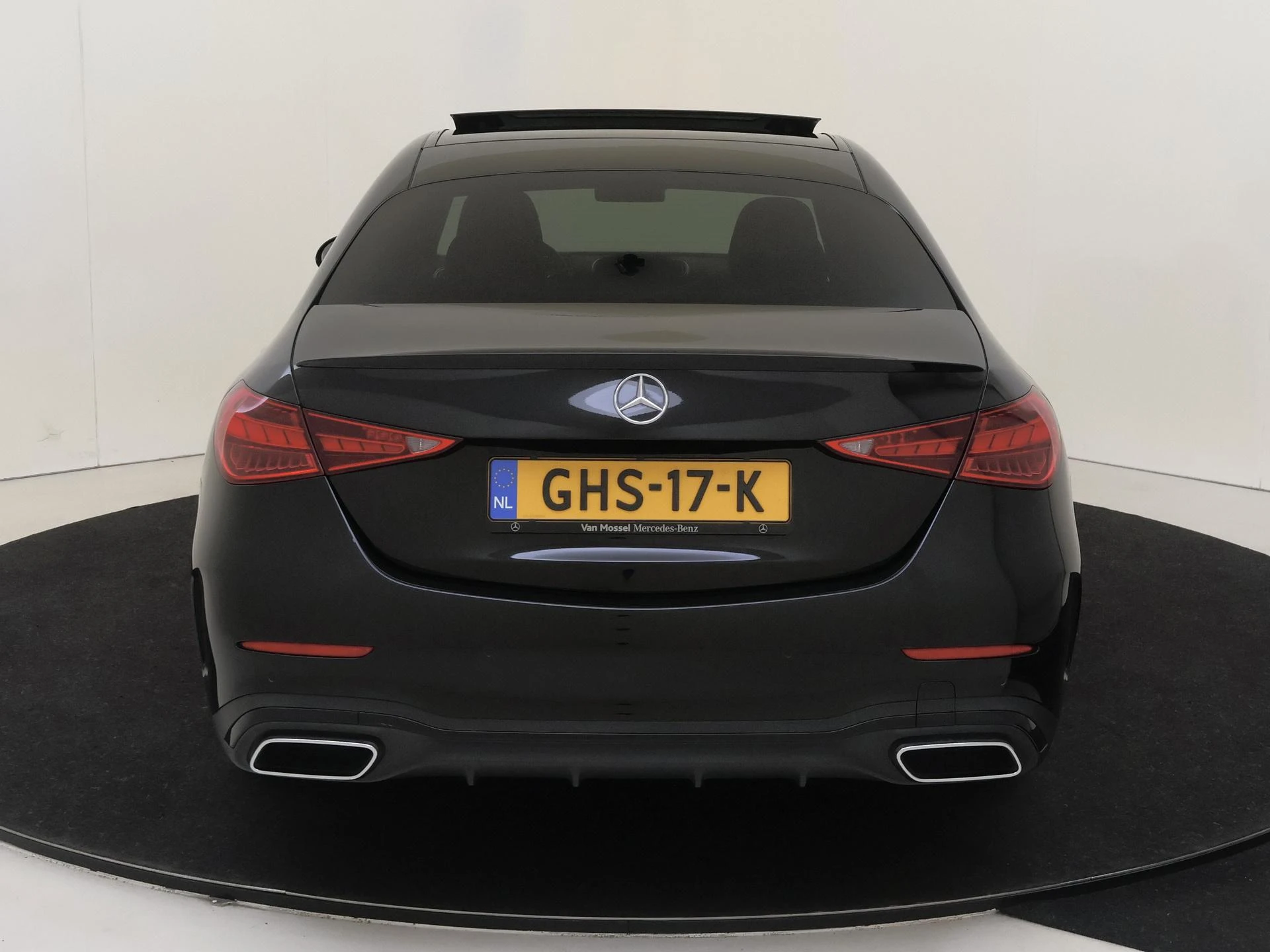 Mercedes-Benz-C-Klasse-image-6