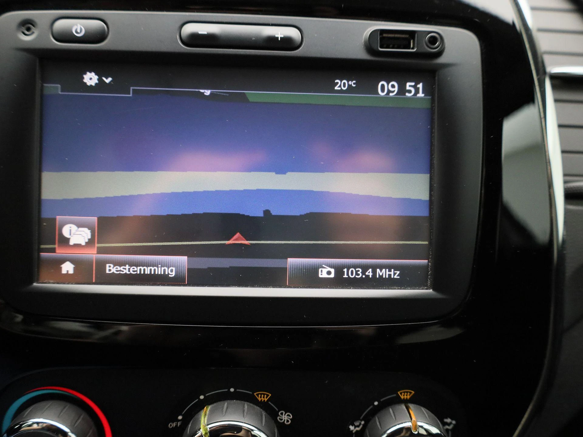 Renault-Captur-image-19