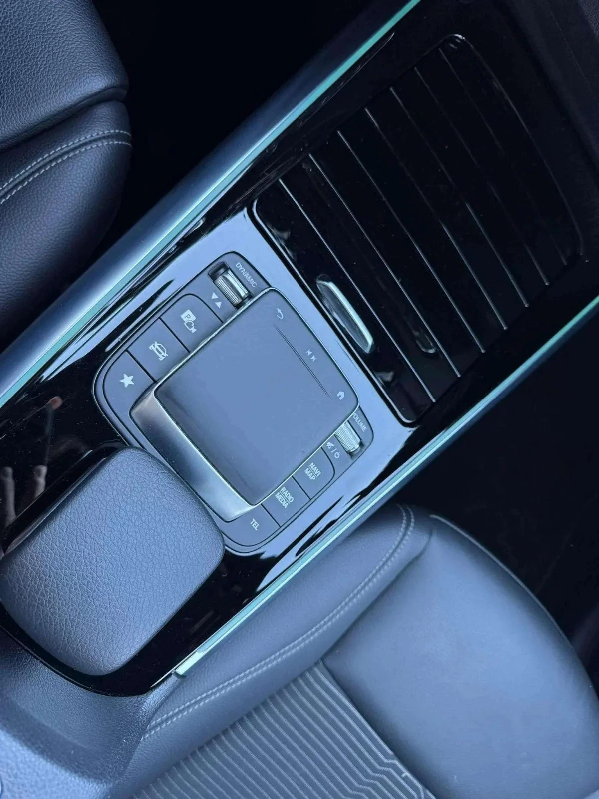 Mercedes-Benz-EQA-image-9