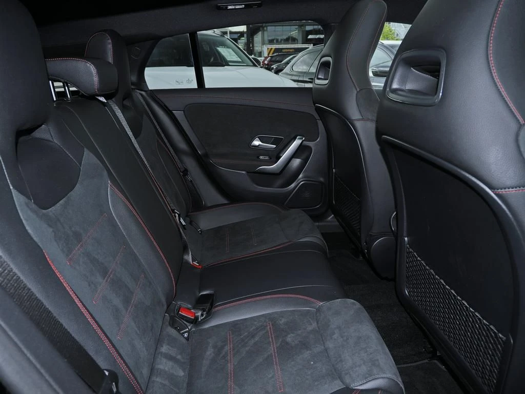 Mercedes-Benz-CLA 200 d-image-14