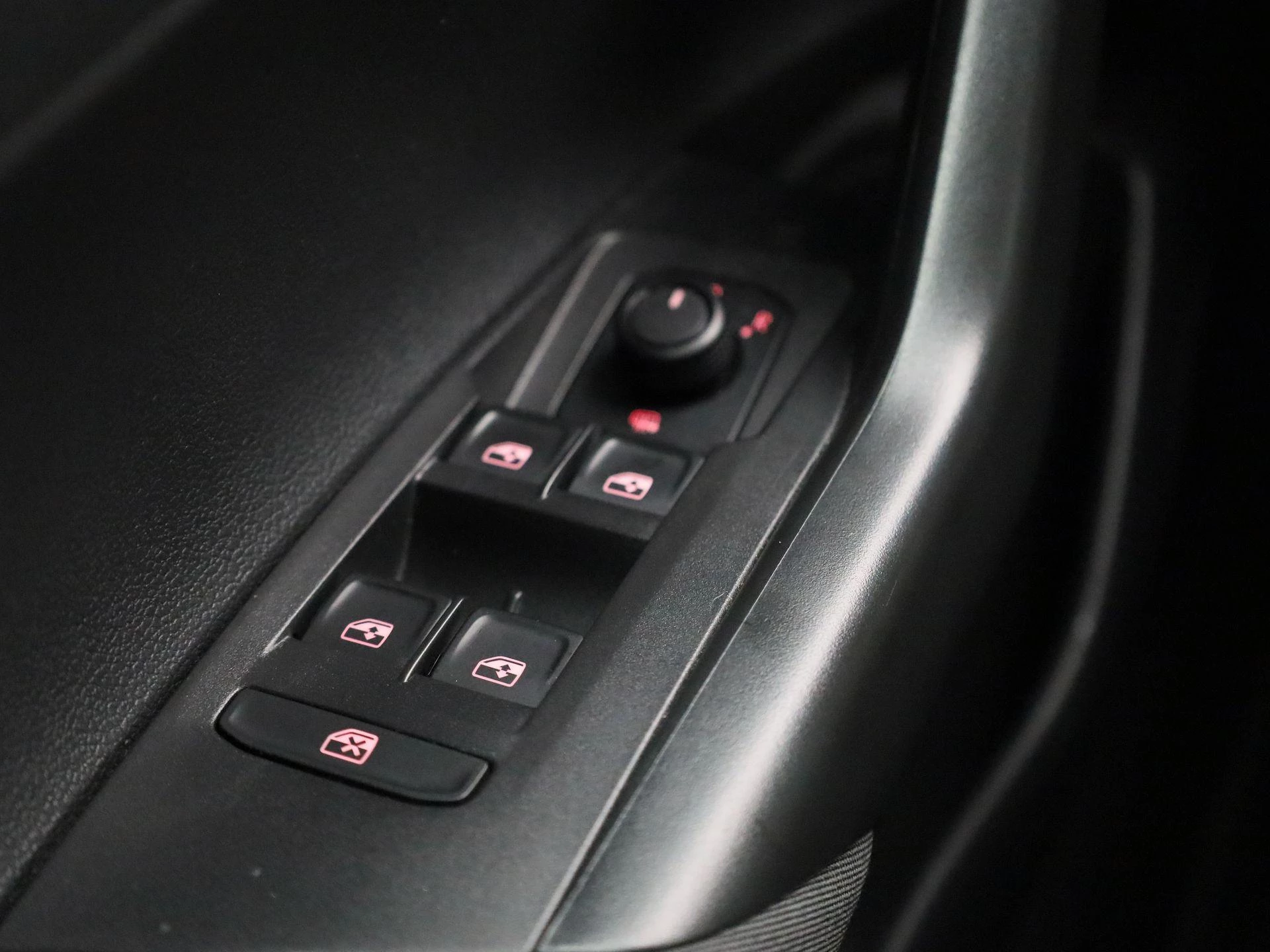 Volkswagen-Polo-image-24